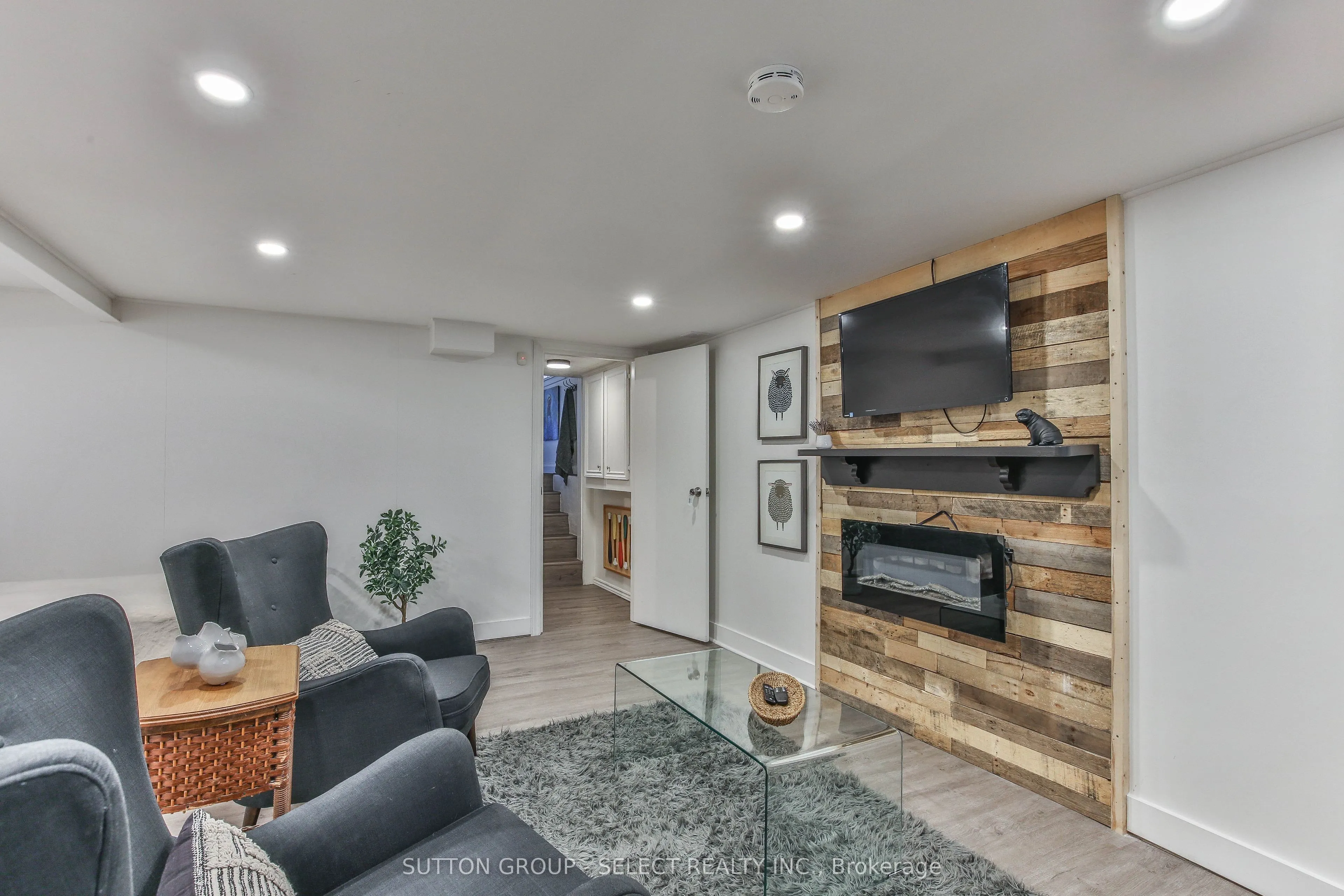35 Croxton Road W