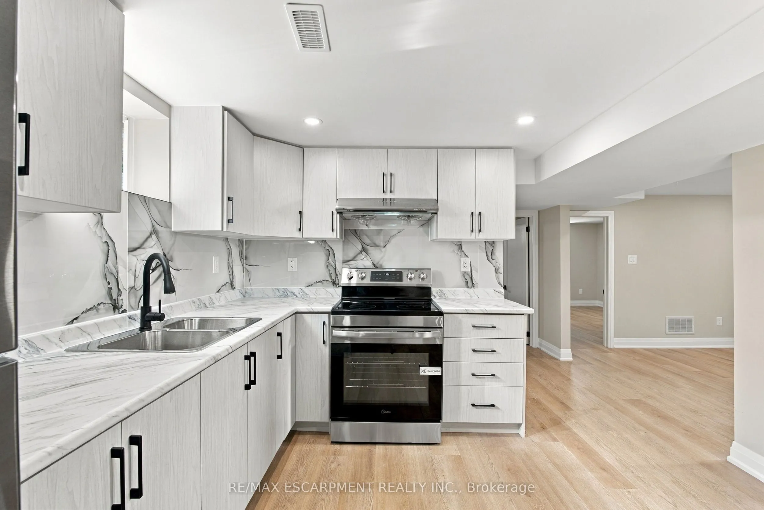 46 Bobolink Road #Lower