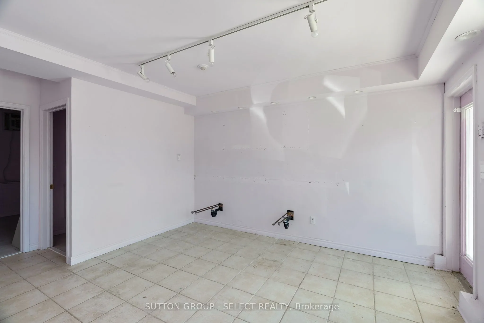 47 Ontario Street N