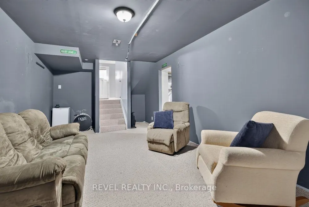 2 LORING Crescent