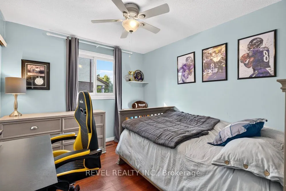 2 LORING Crescent