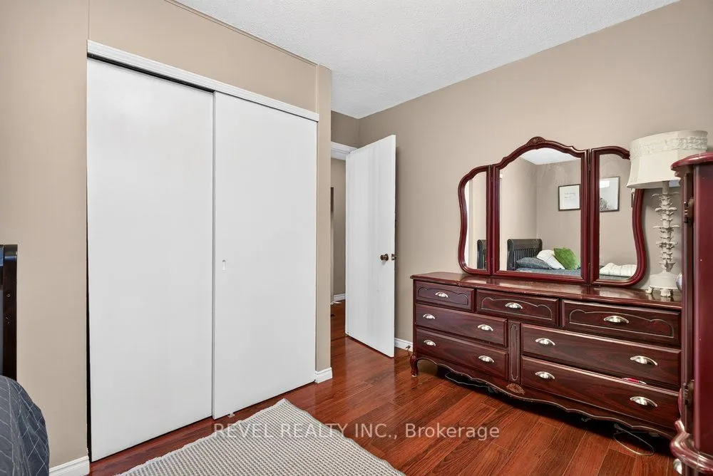 2 LORING Crescent