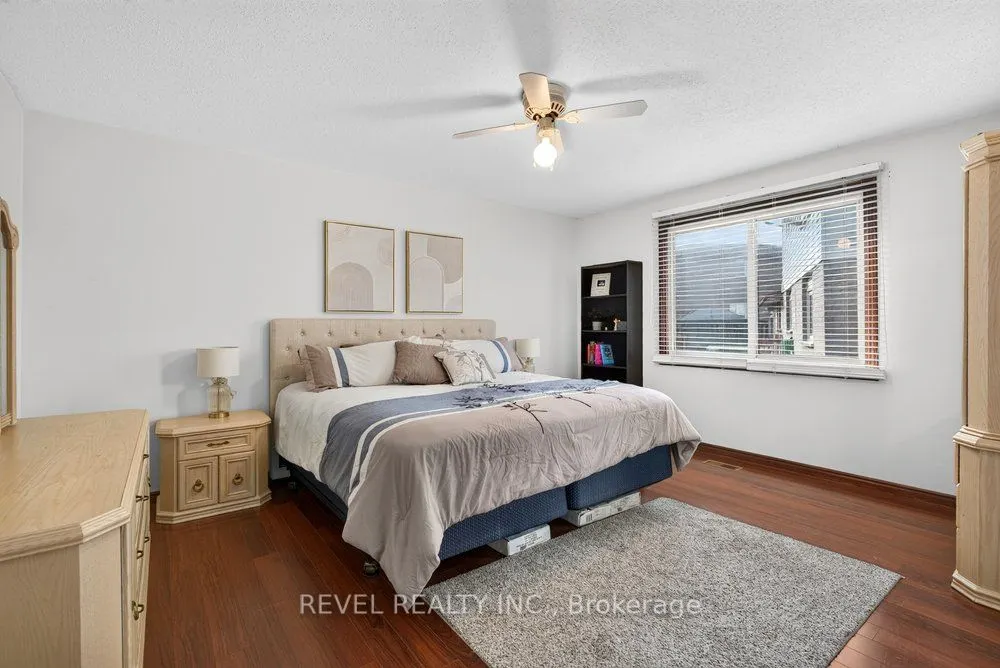 2 LORING Crescent