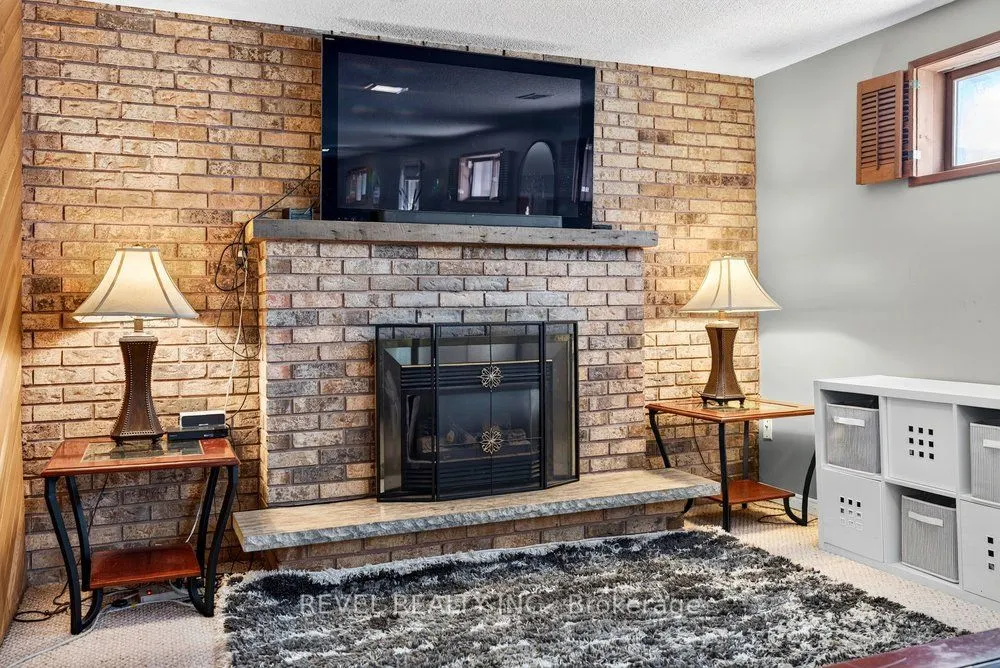 2 LORING Crescent
