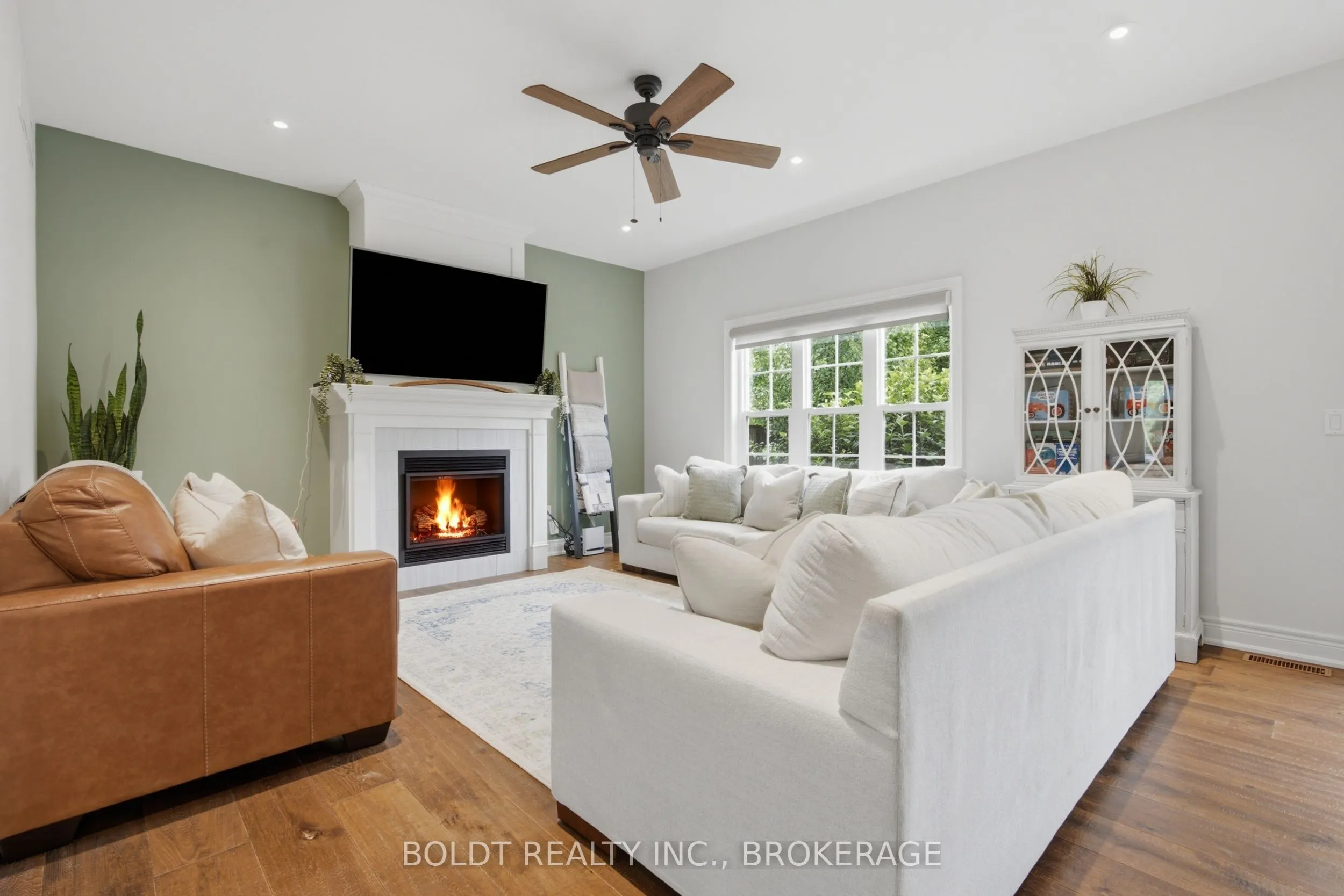5 Gossen Street