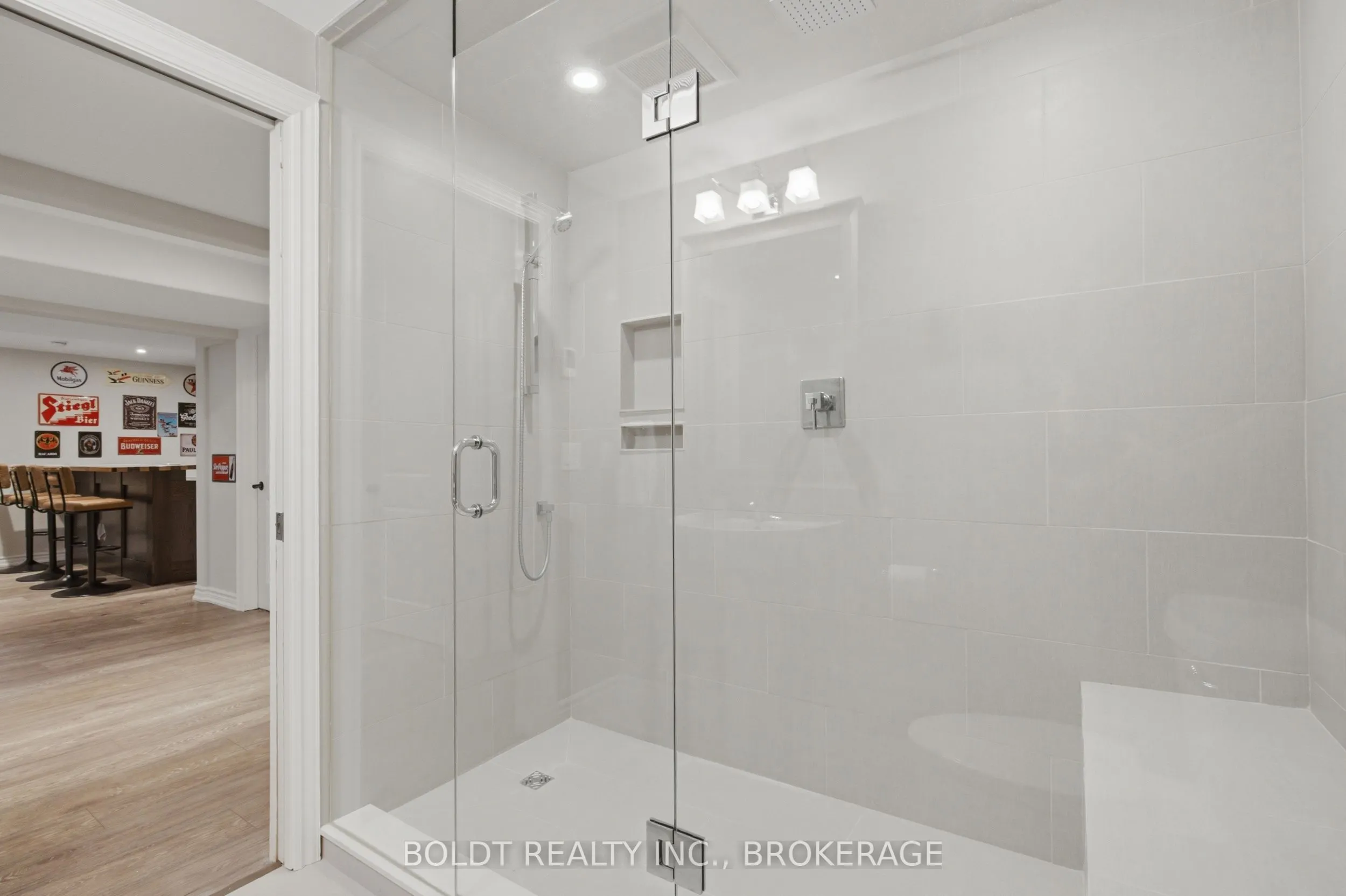 5 Gossen Street