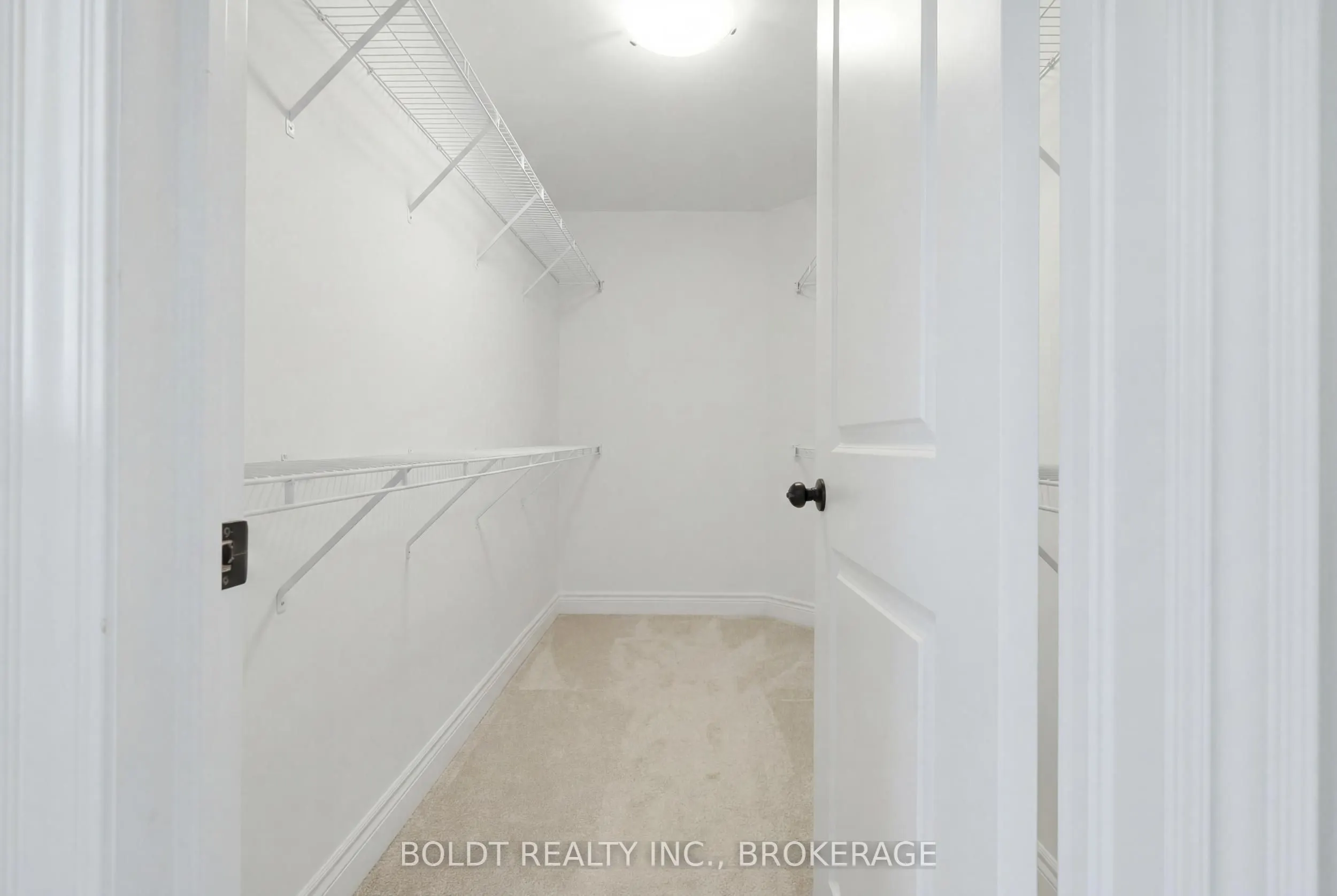 5 Gossen Street