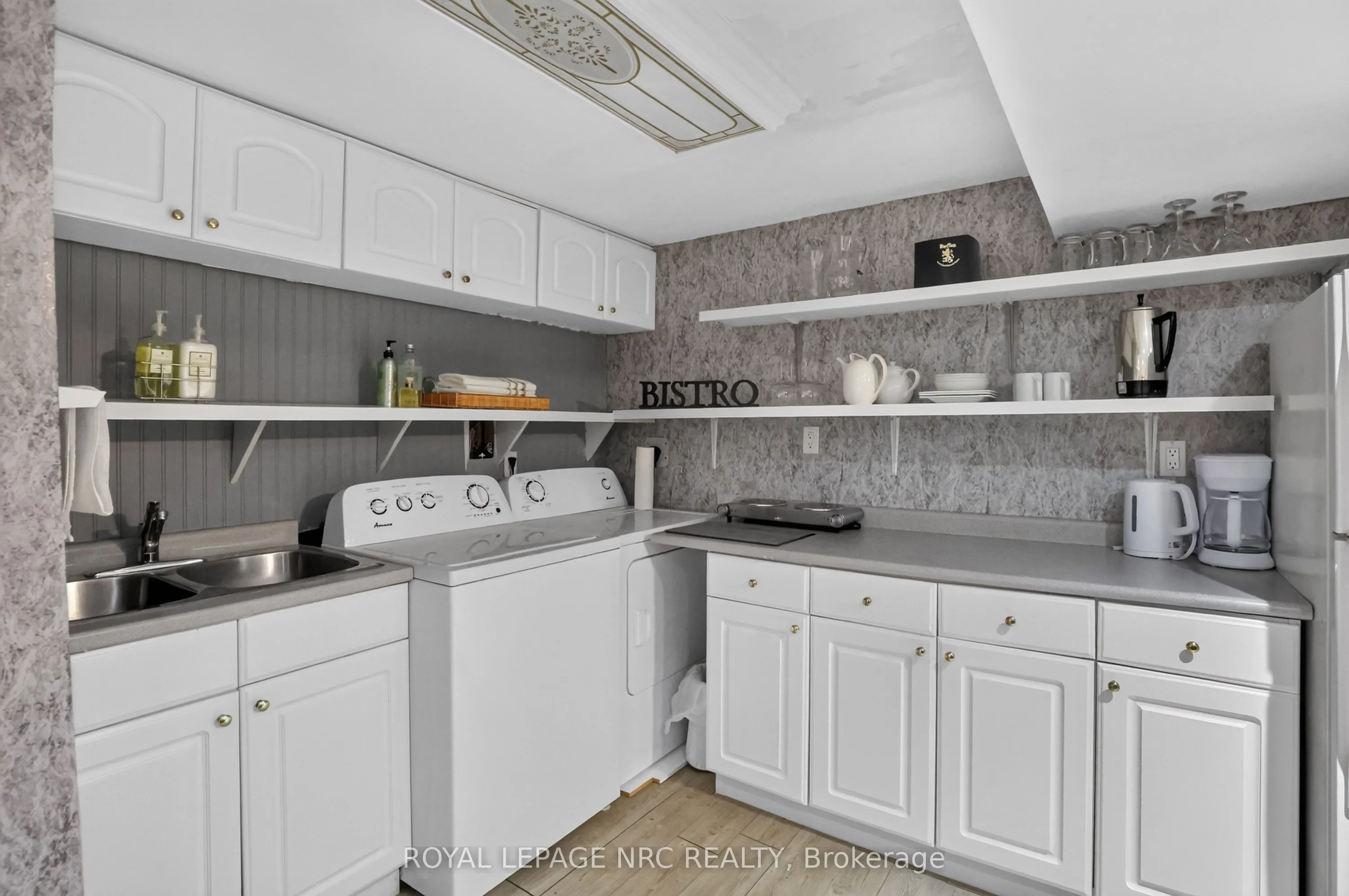 77 Leaside Drive