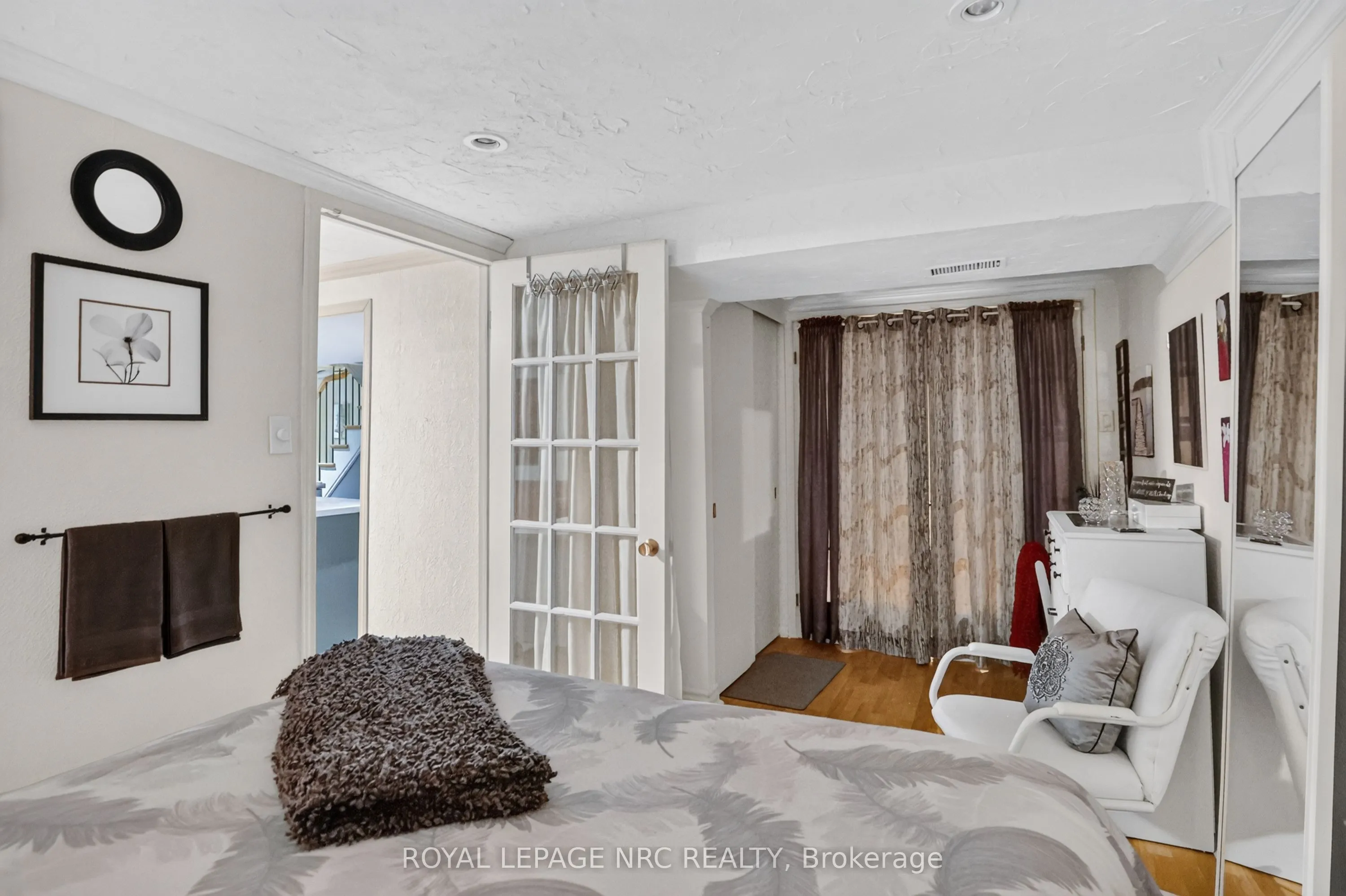 77 Leaside Drive