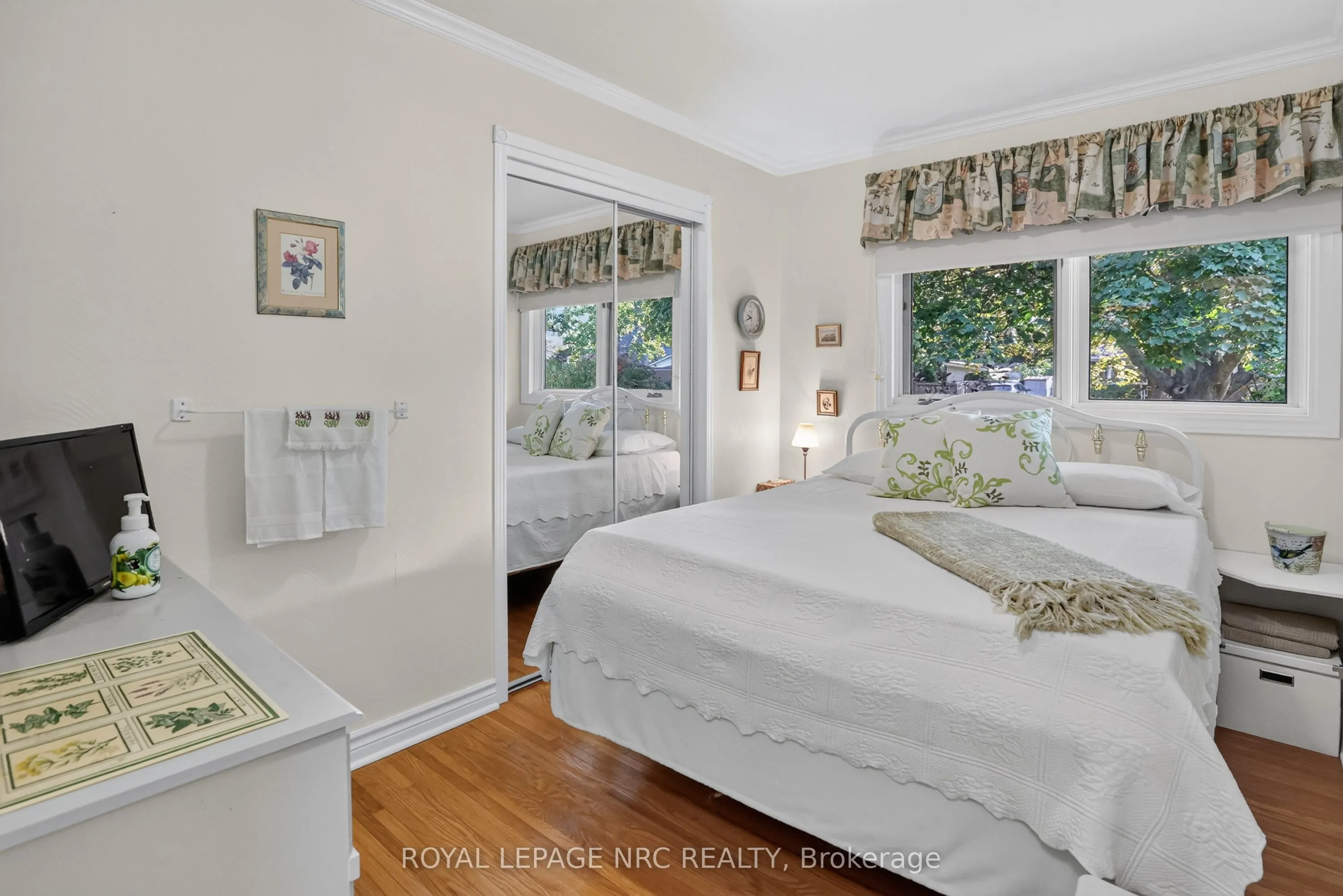 77 Leaside Drive