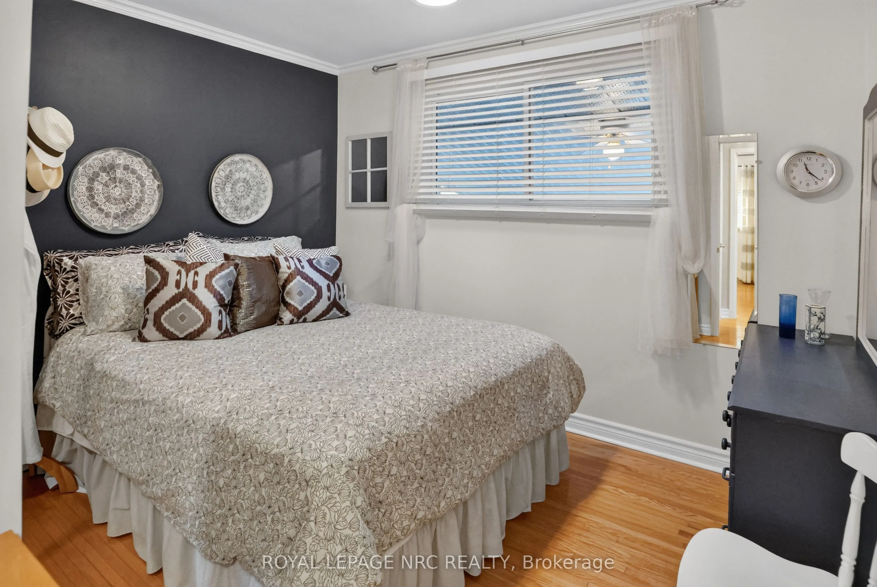 77 Leaside Drive