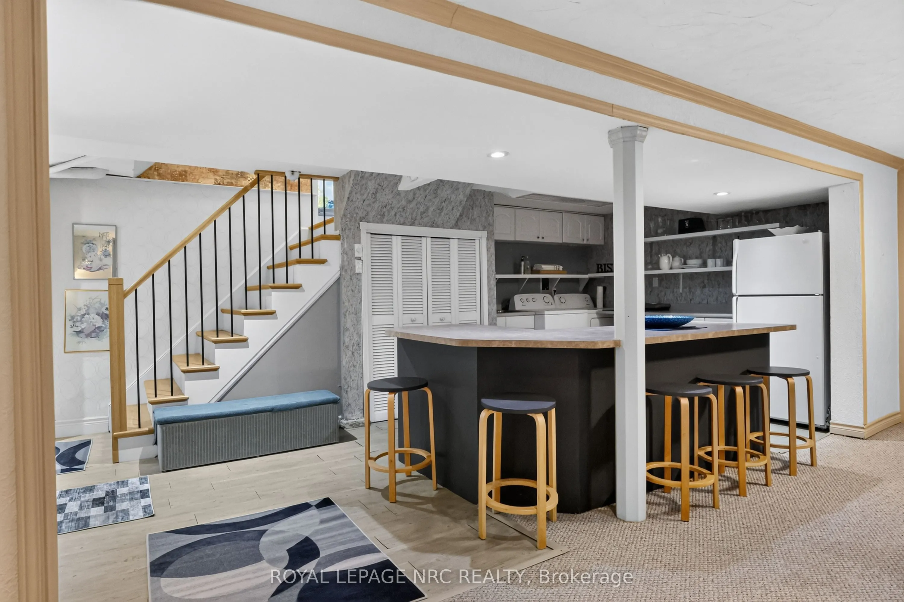 77 Leaside Drive