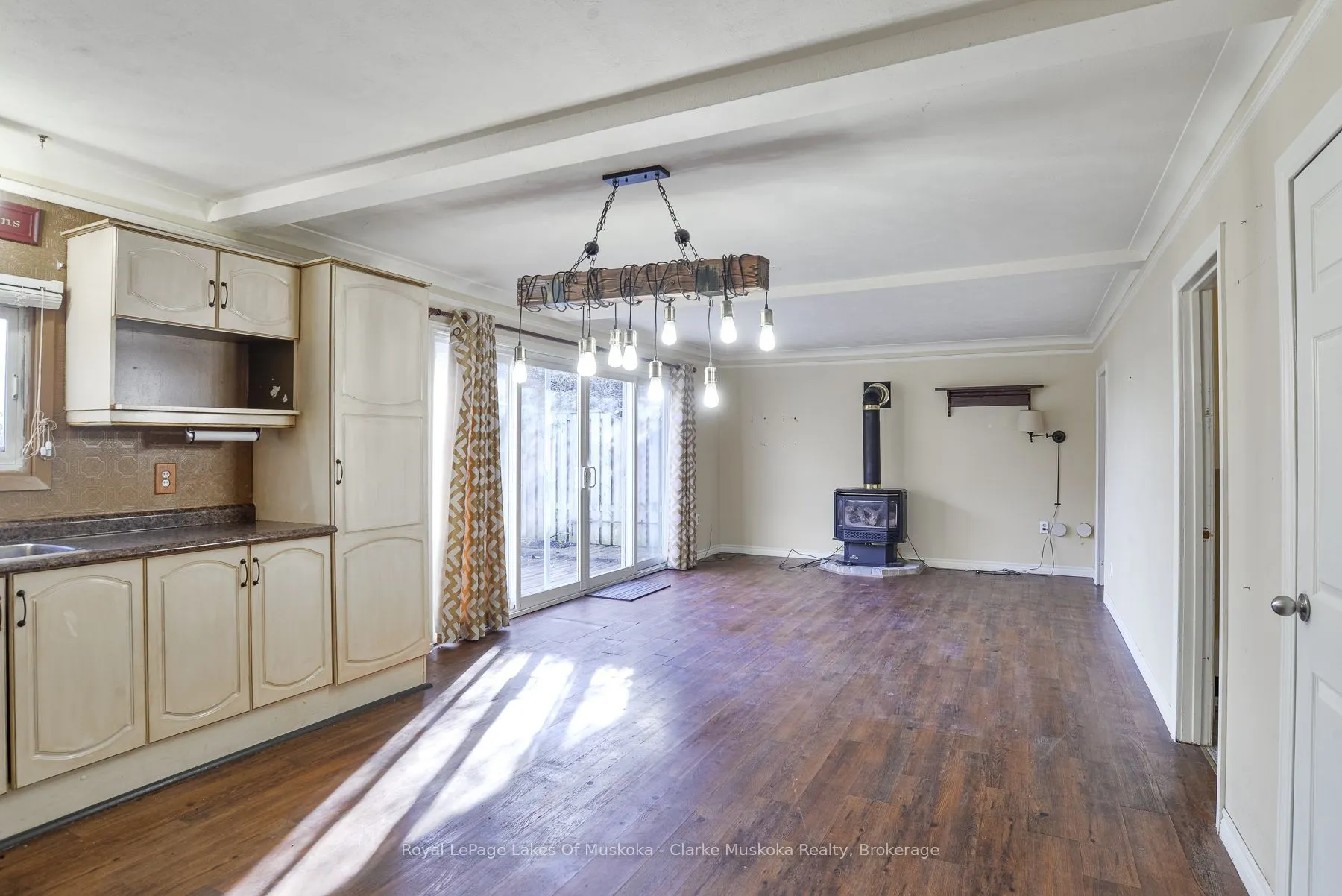 102 Fulsom Crescent