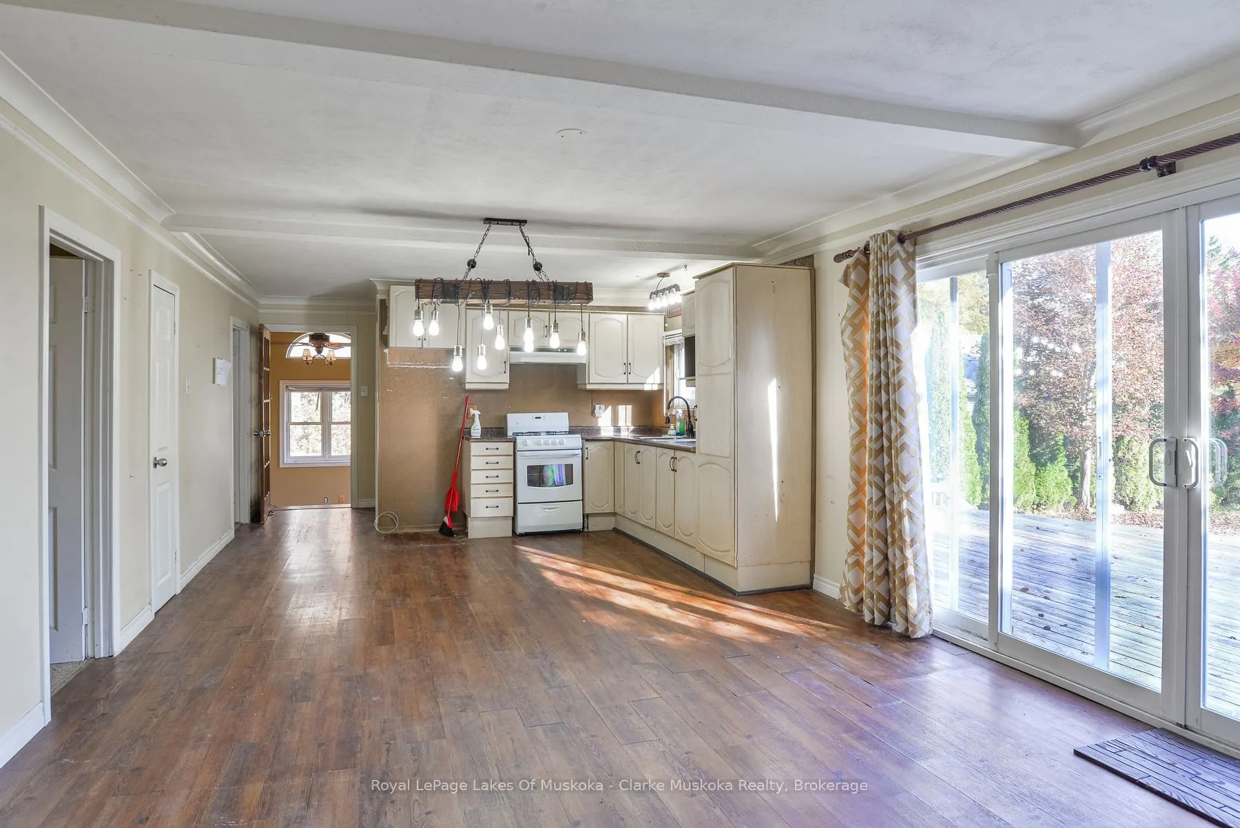 102 Fulsom Crescent