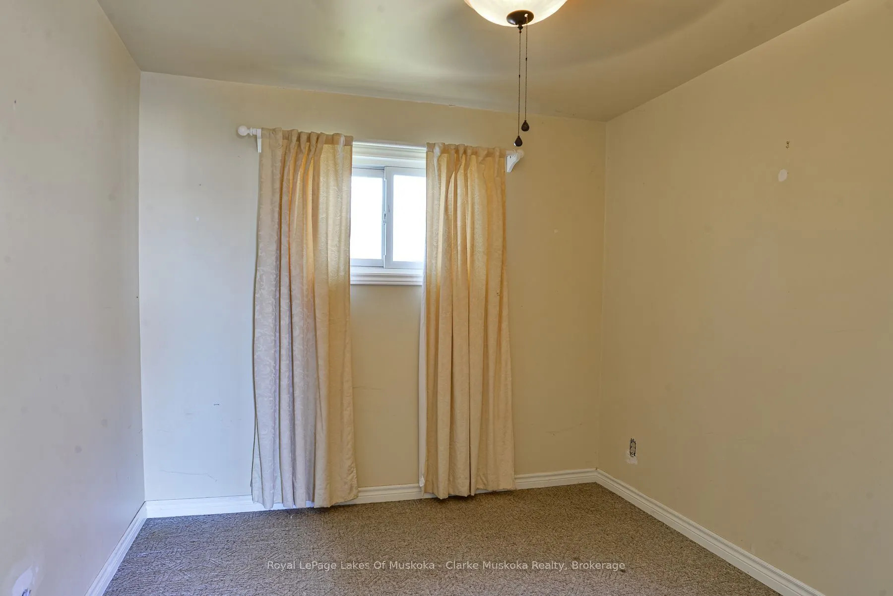 102 Fulsom Crescent