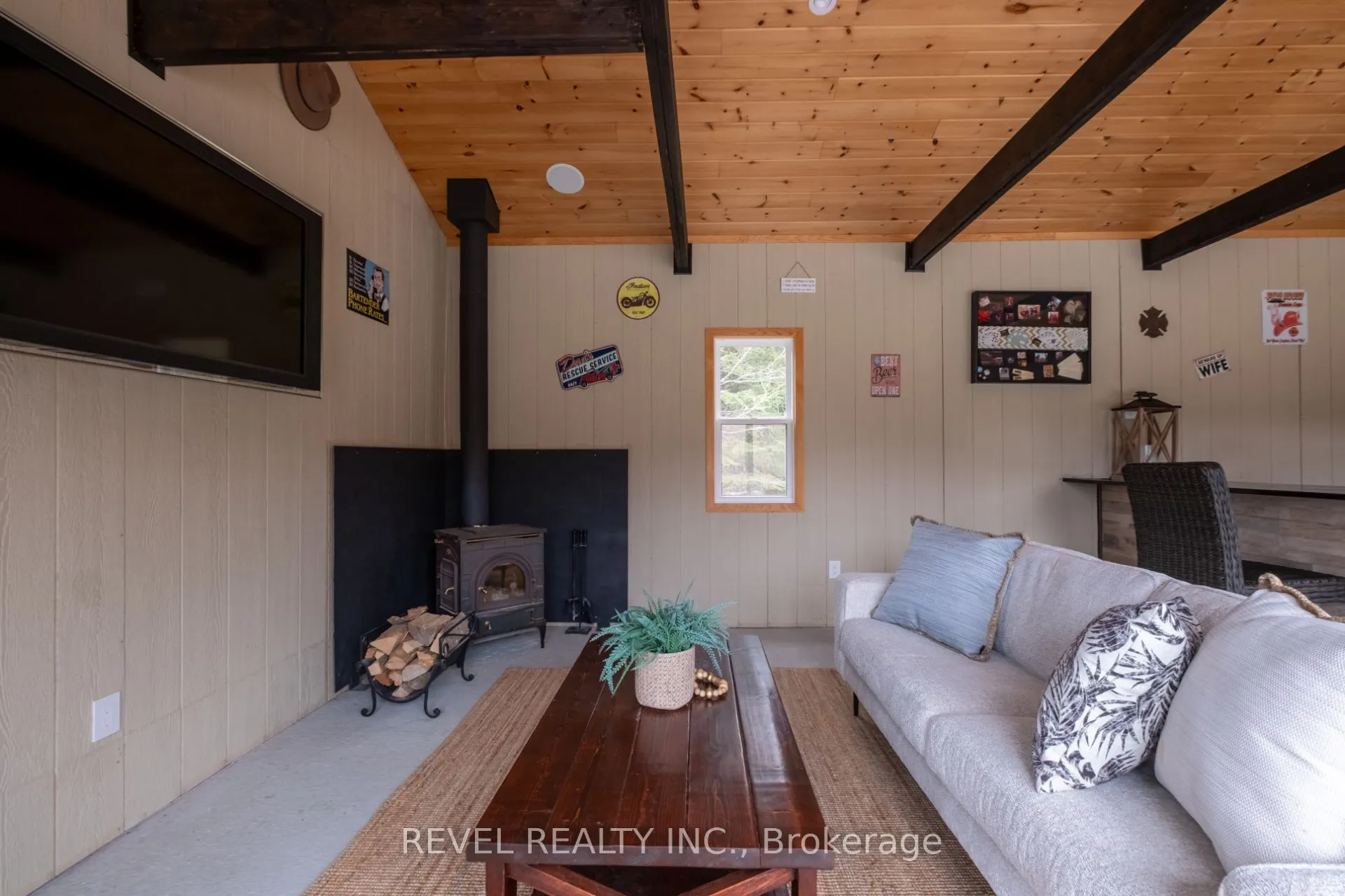 9343 Wellington 22 Road