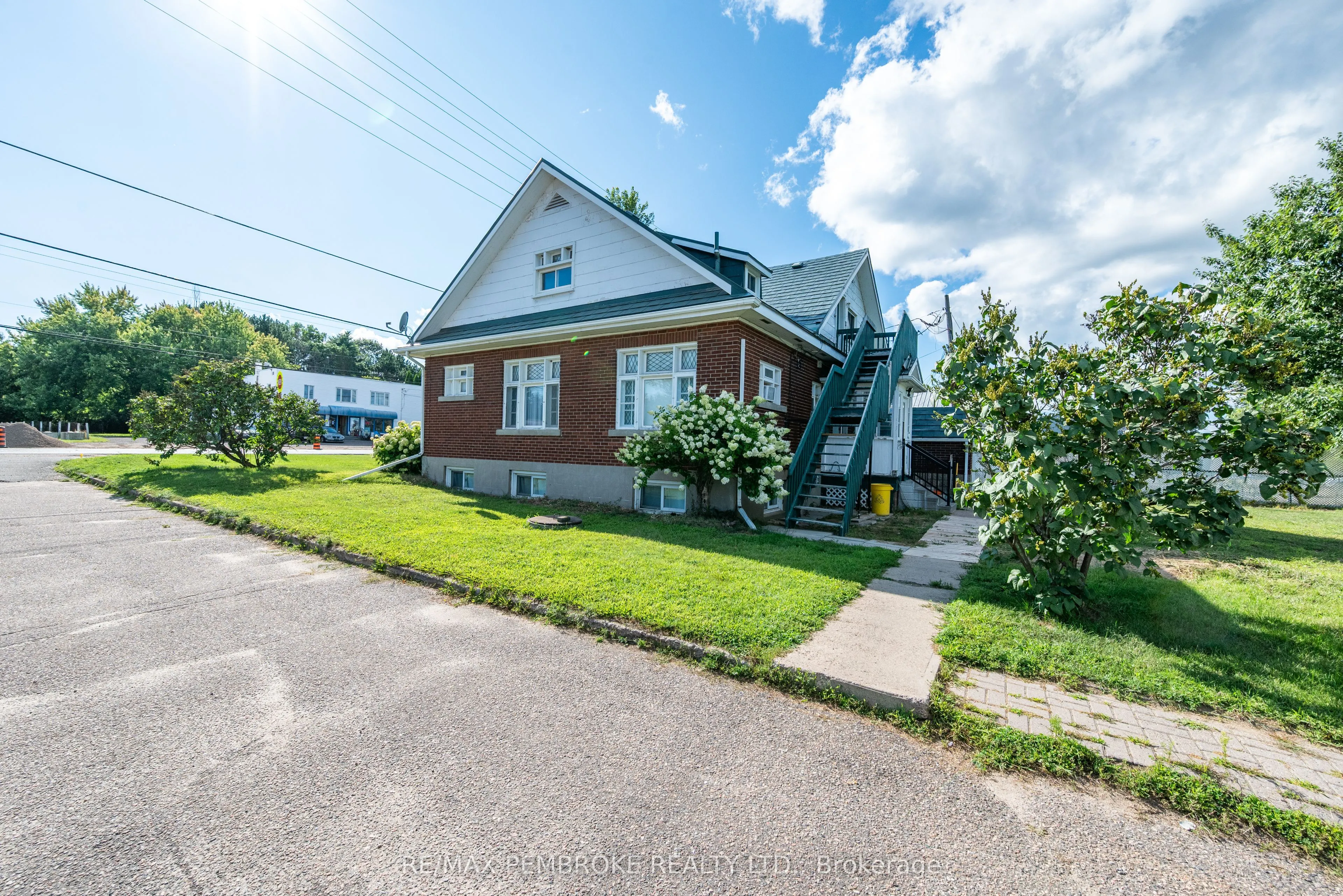 1223 Pembroke Street E