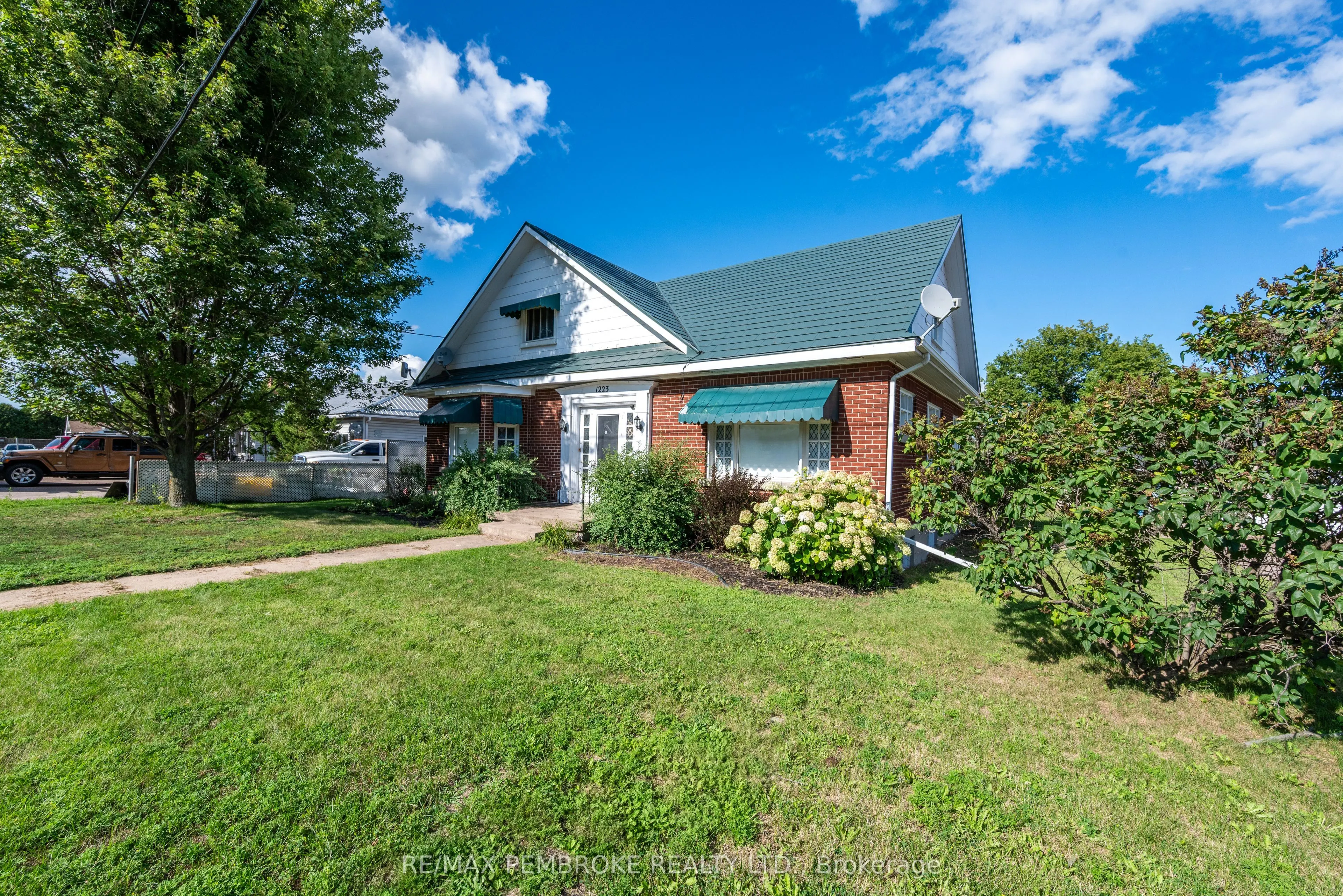1223 Pembroke Street E
