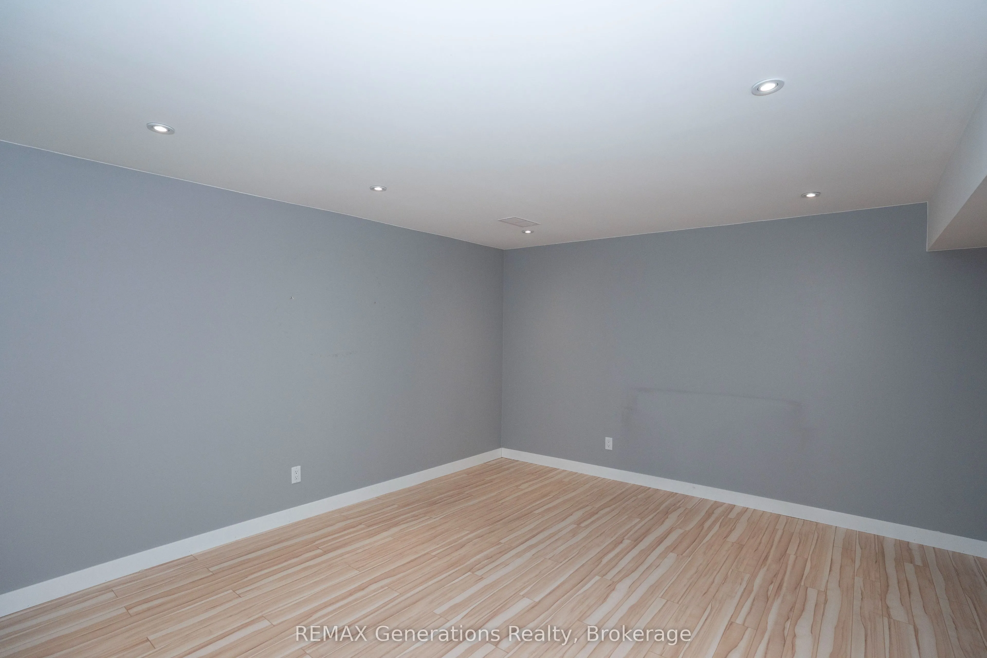 312 Wade Crescent
