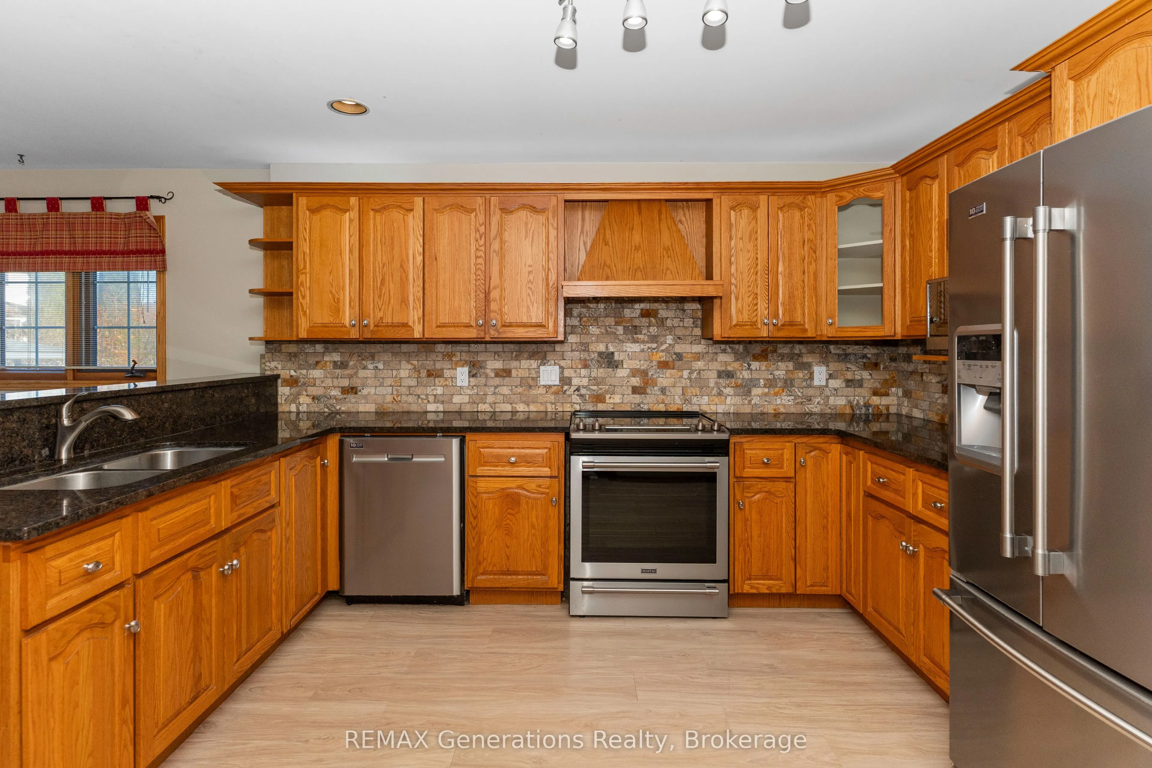 312 Wade Crescent