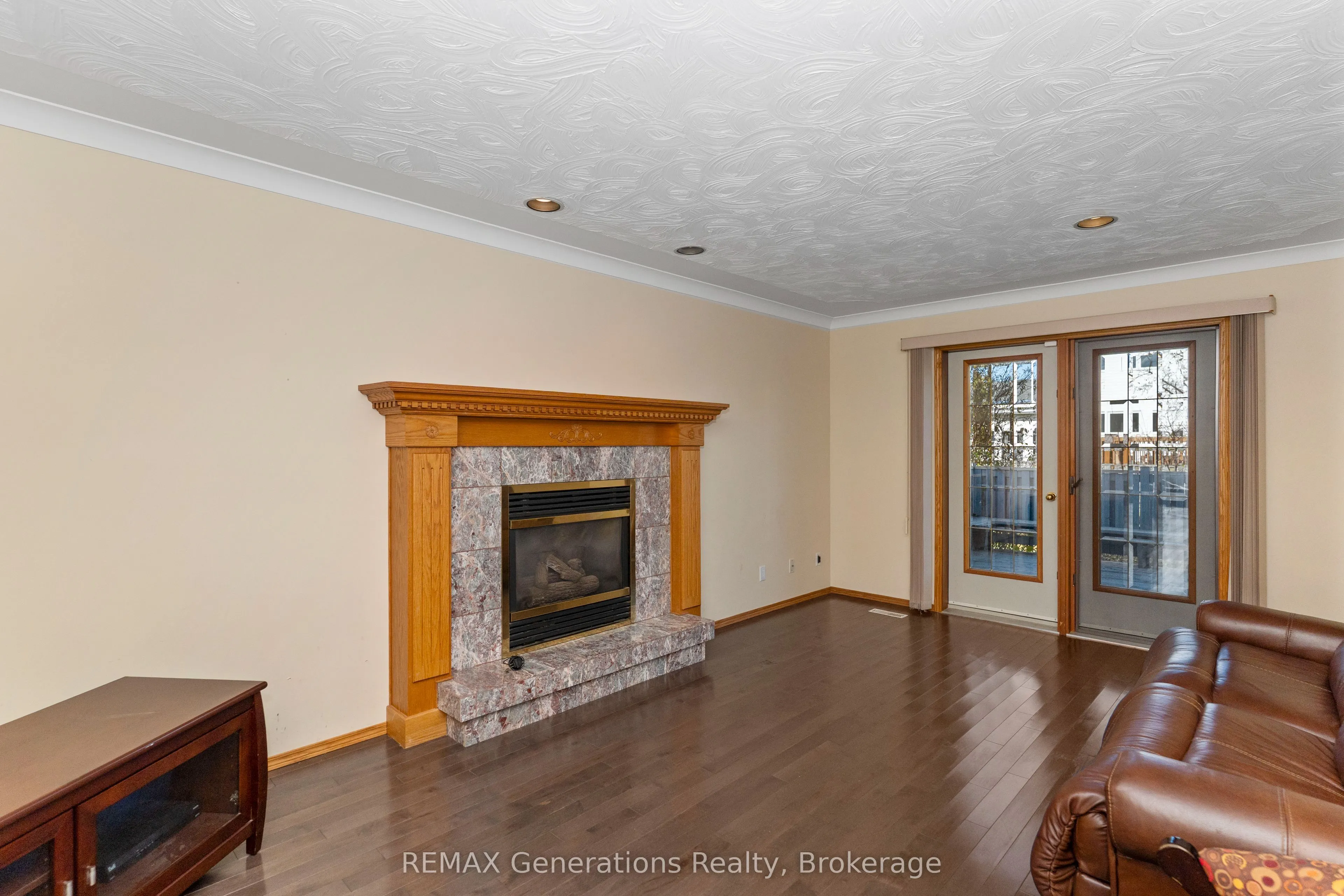 312 Wade Crescent