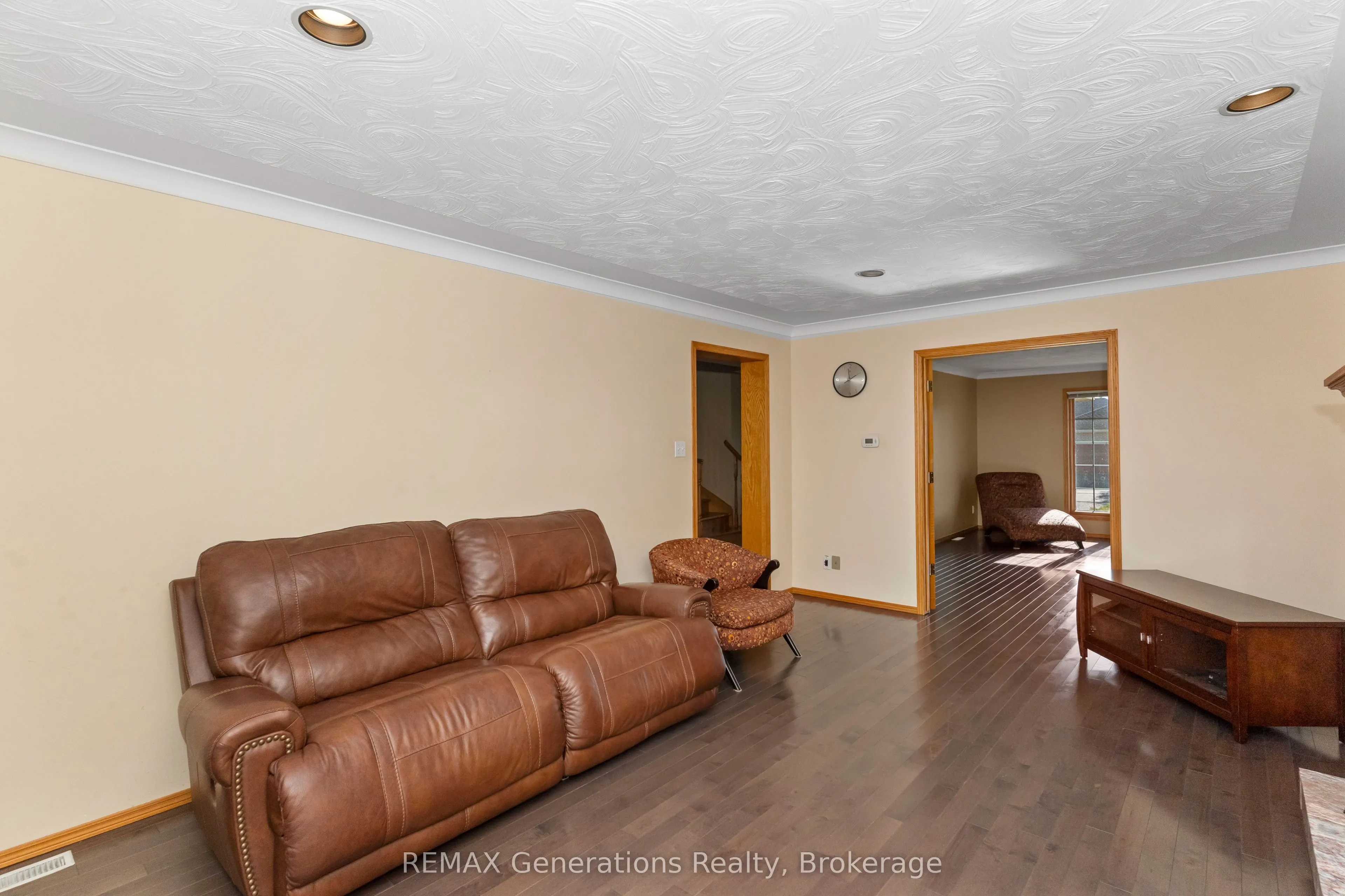 312 Wade Crescent