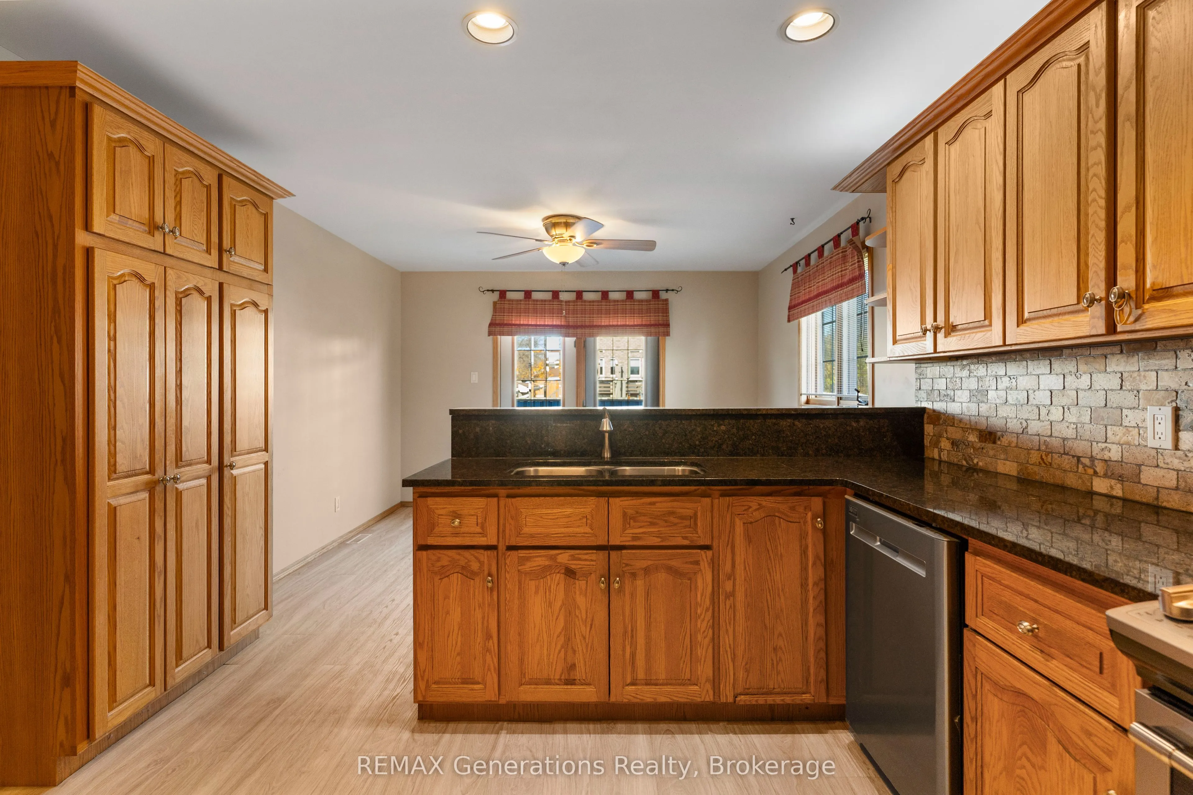 312 Wade Crescent