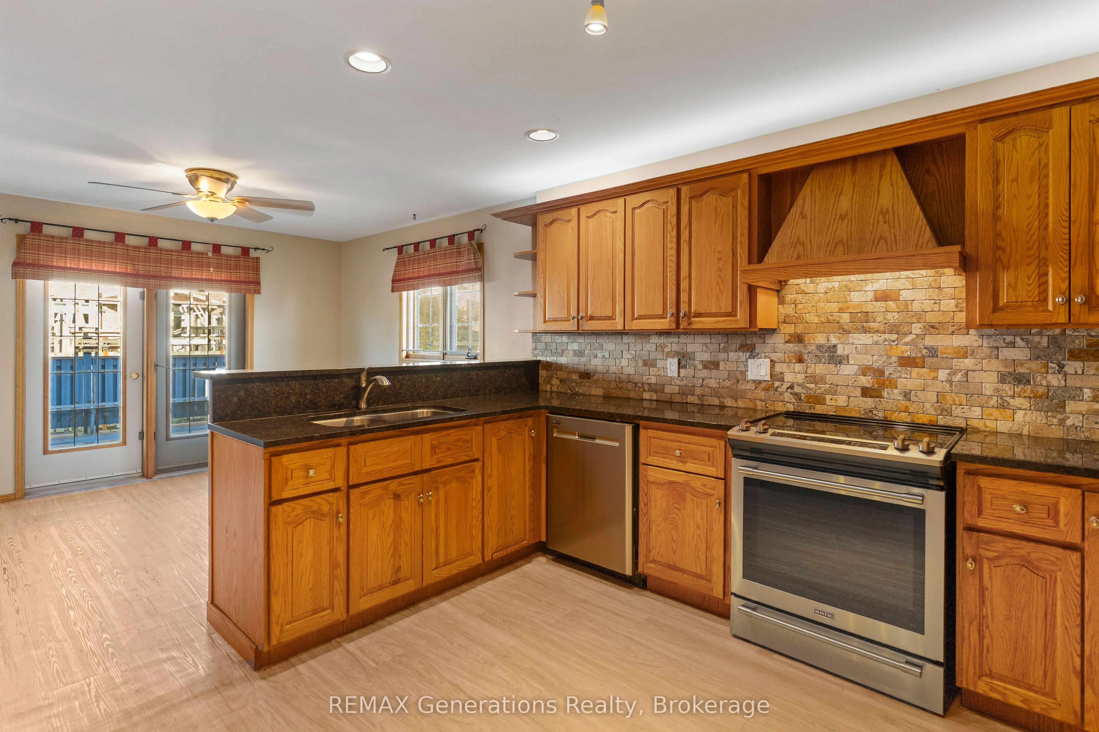 312 Wade Crescent