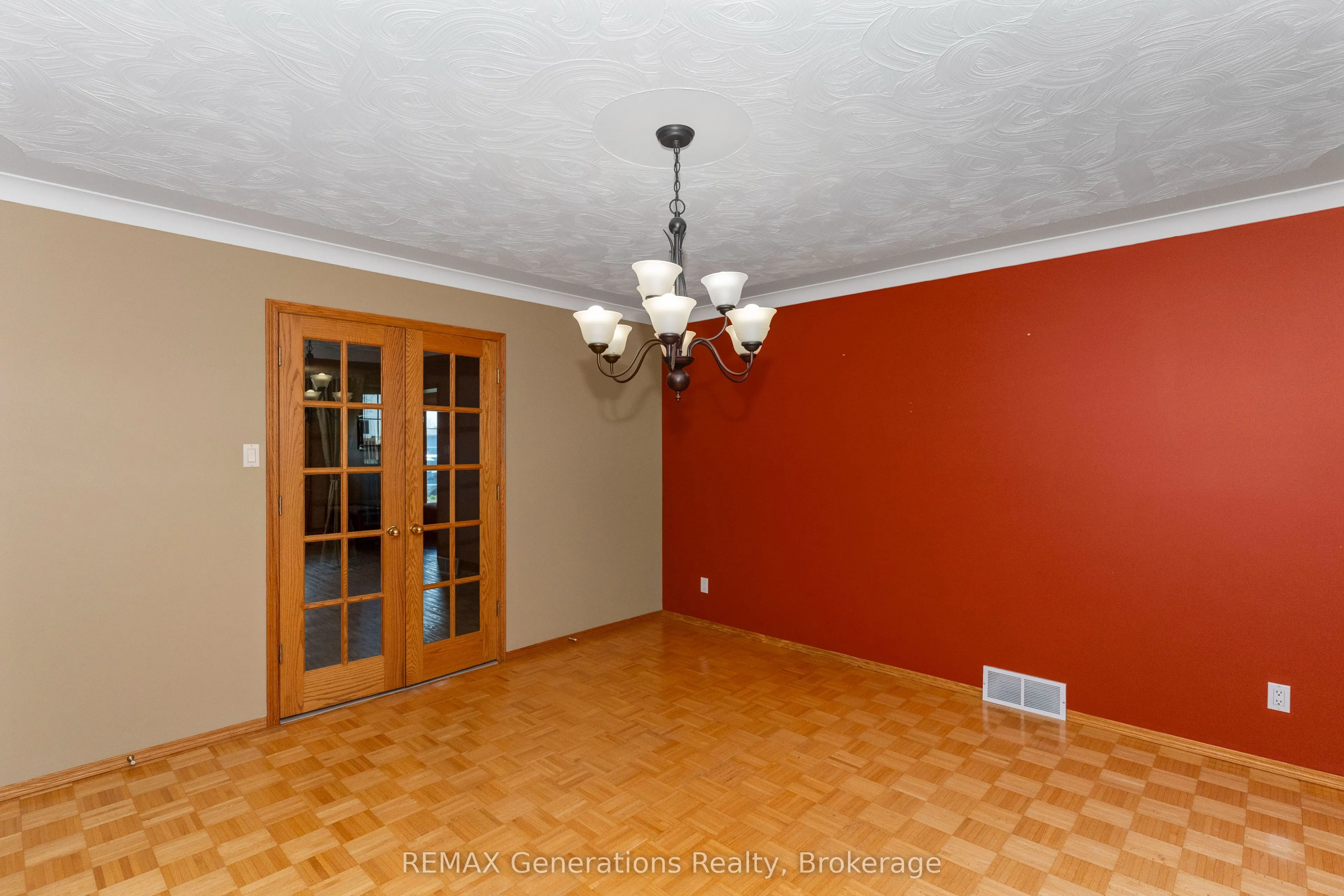 312 Wade Crescent