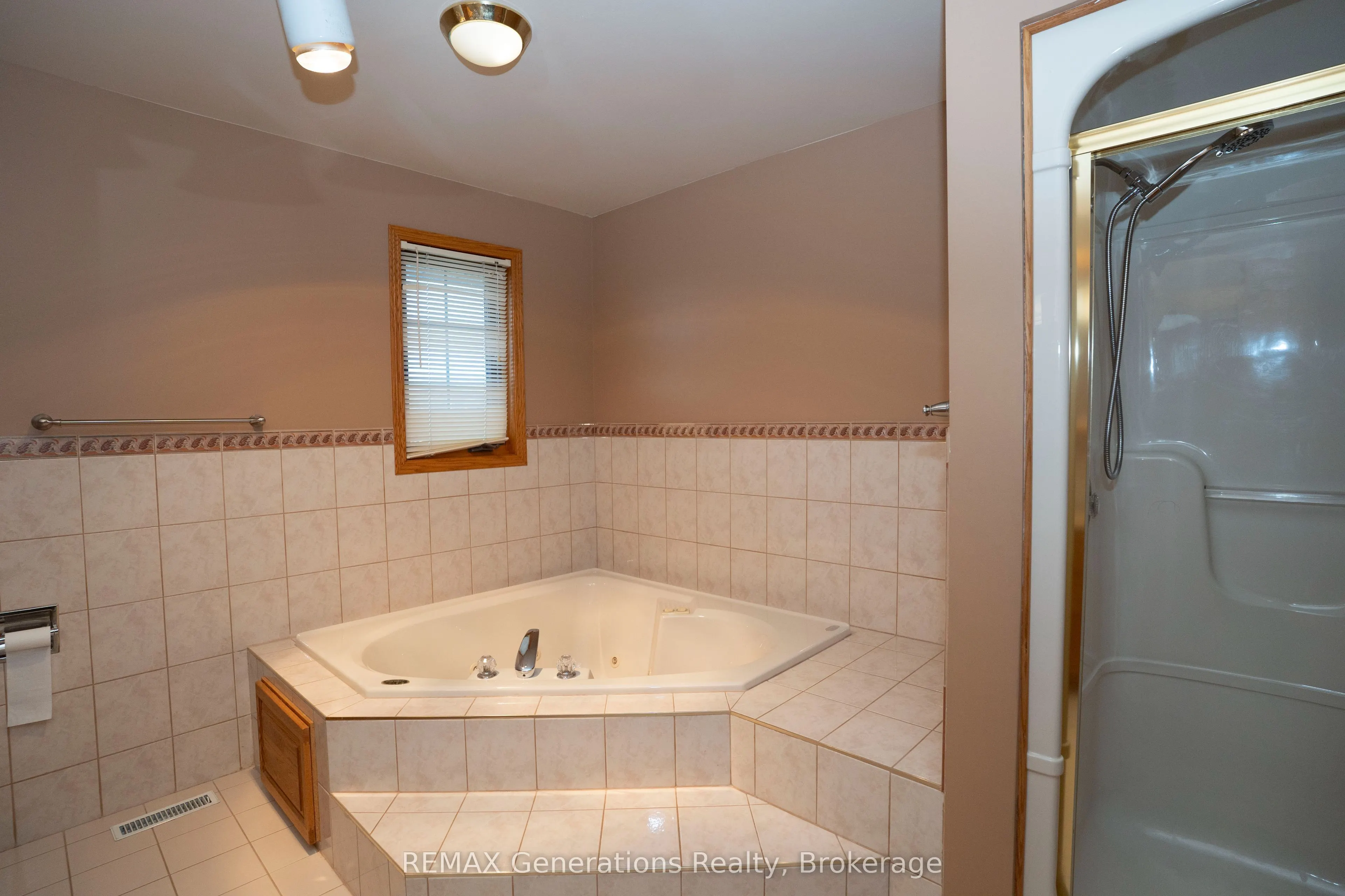 312 Wade Crescent