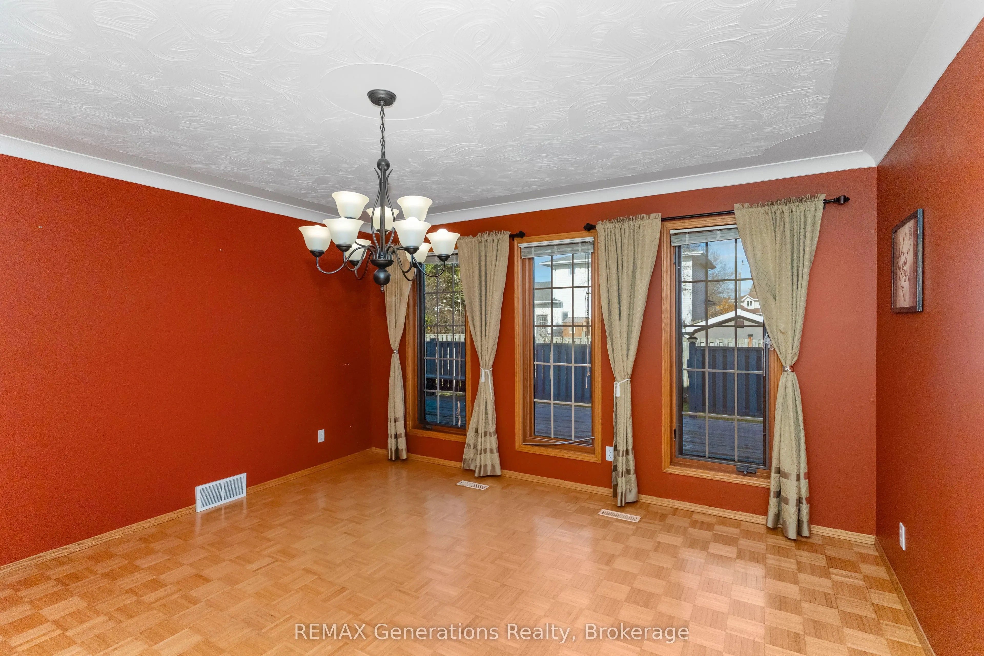 312 Wade Crescent