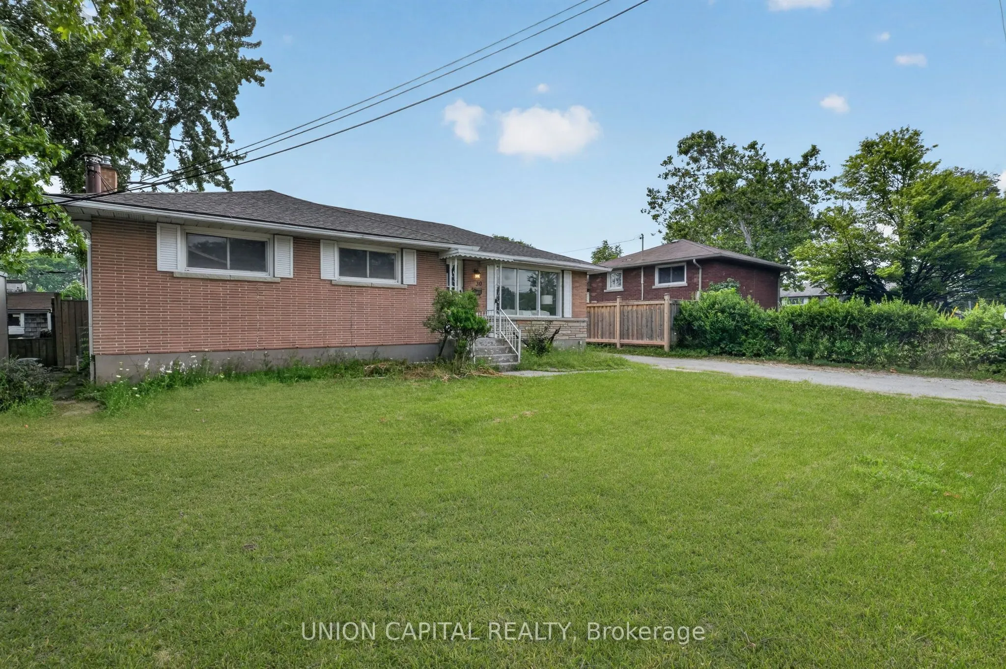 30 Collier Road N