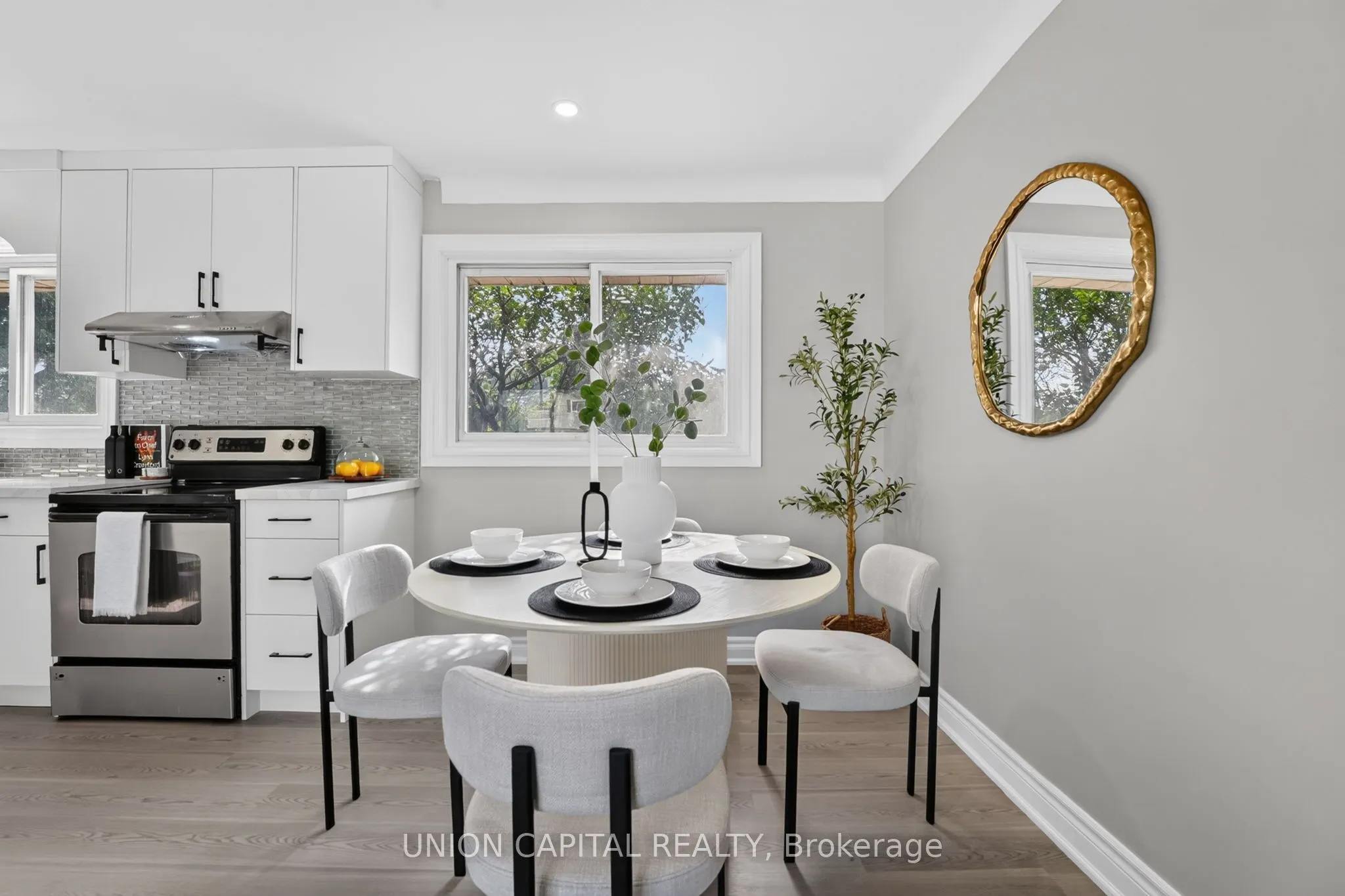 30 Collier Road N