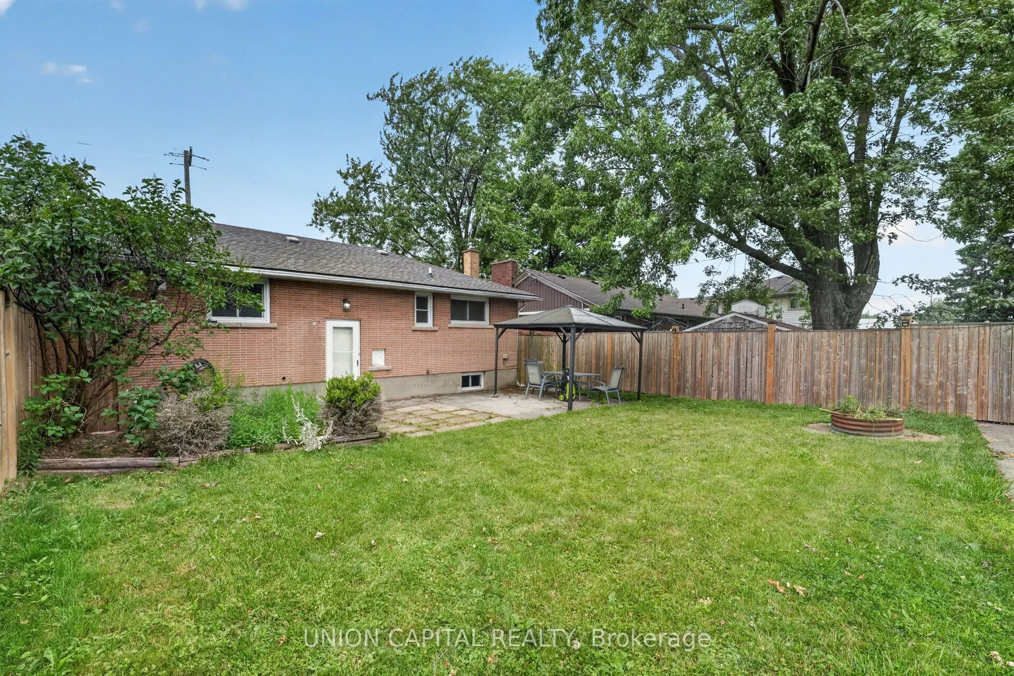 30 Collier Road N