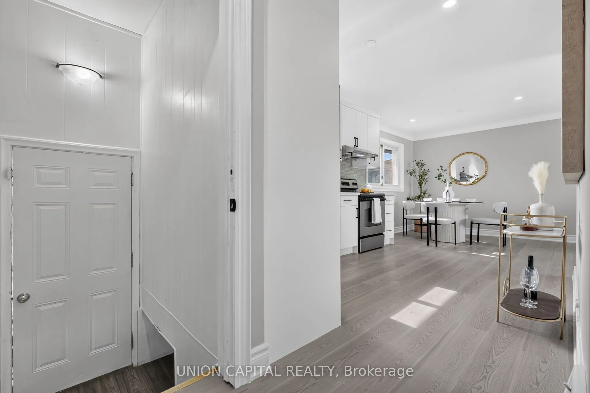 30 Collier Road N