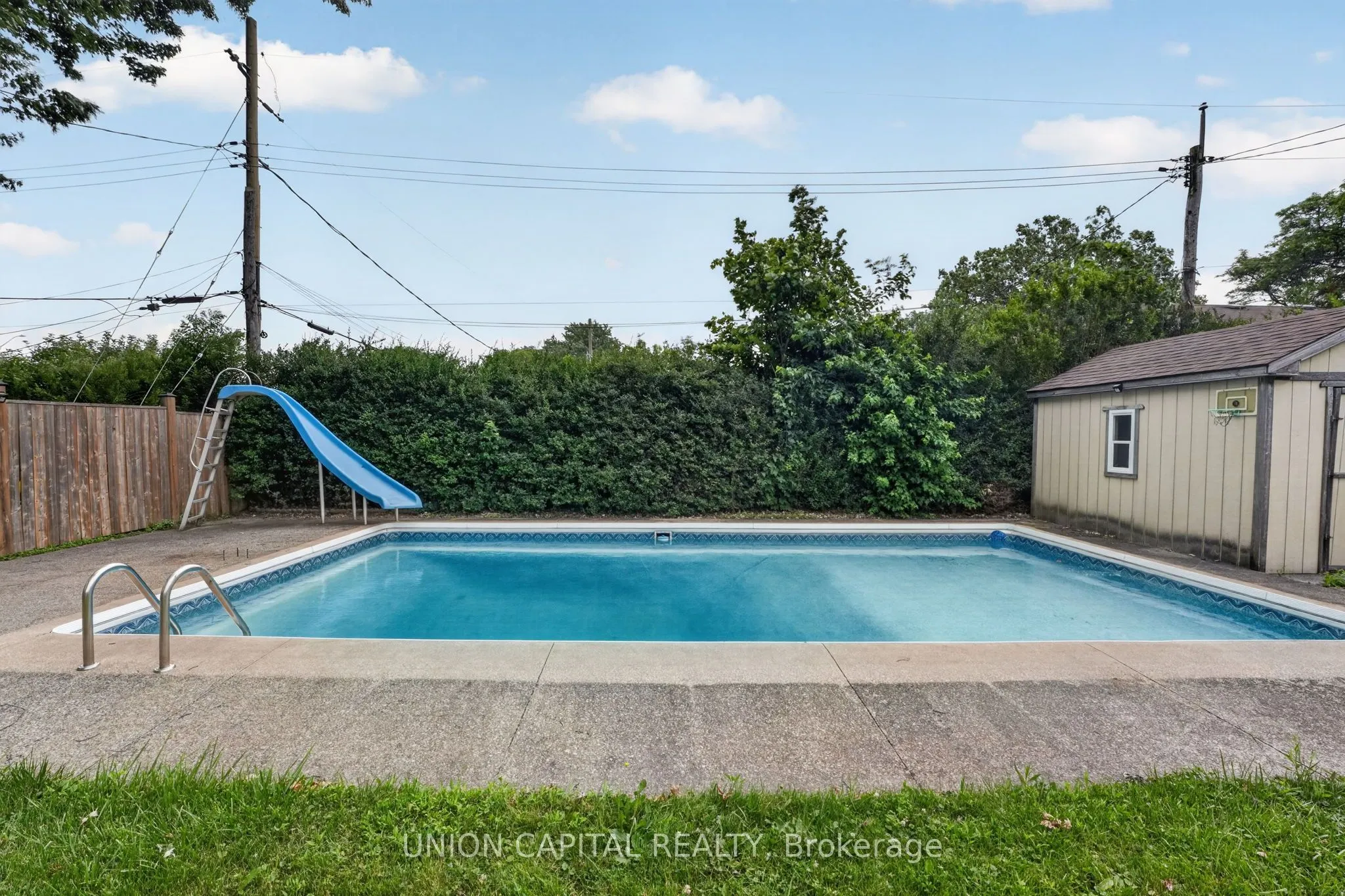 30 Collier Road N