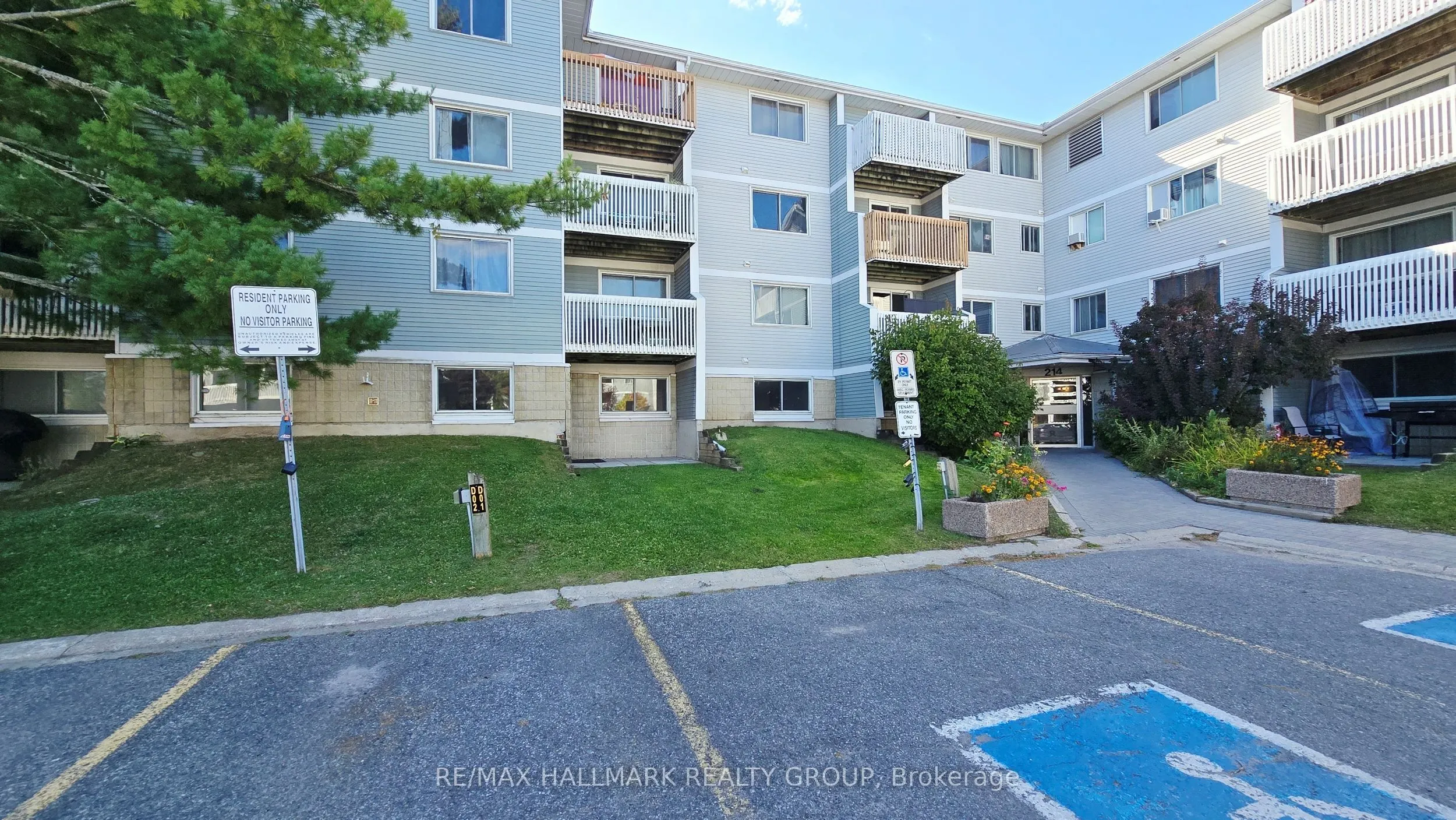 214 Viewmount Drive #101