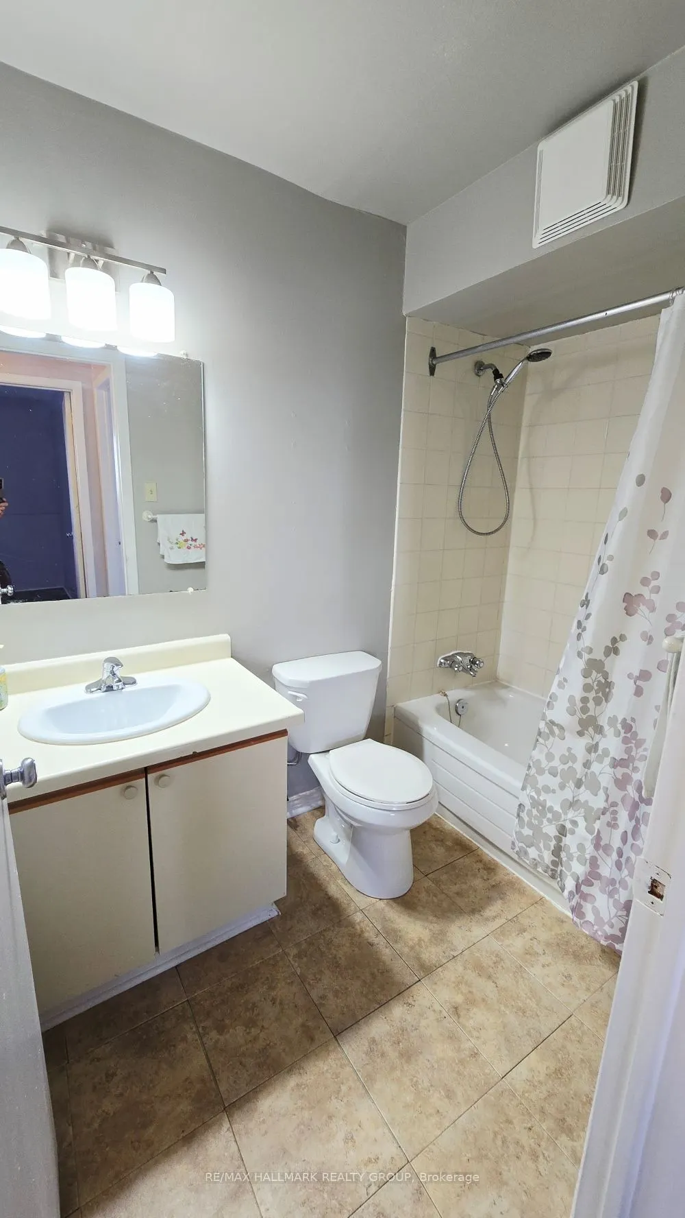 214 Viewmount Drive #101