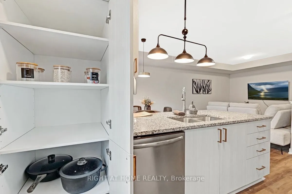 414 Jewelwing Private