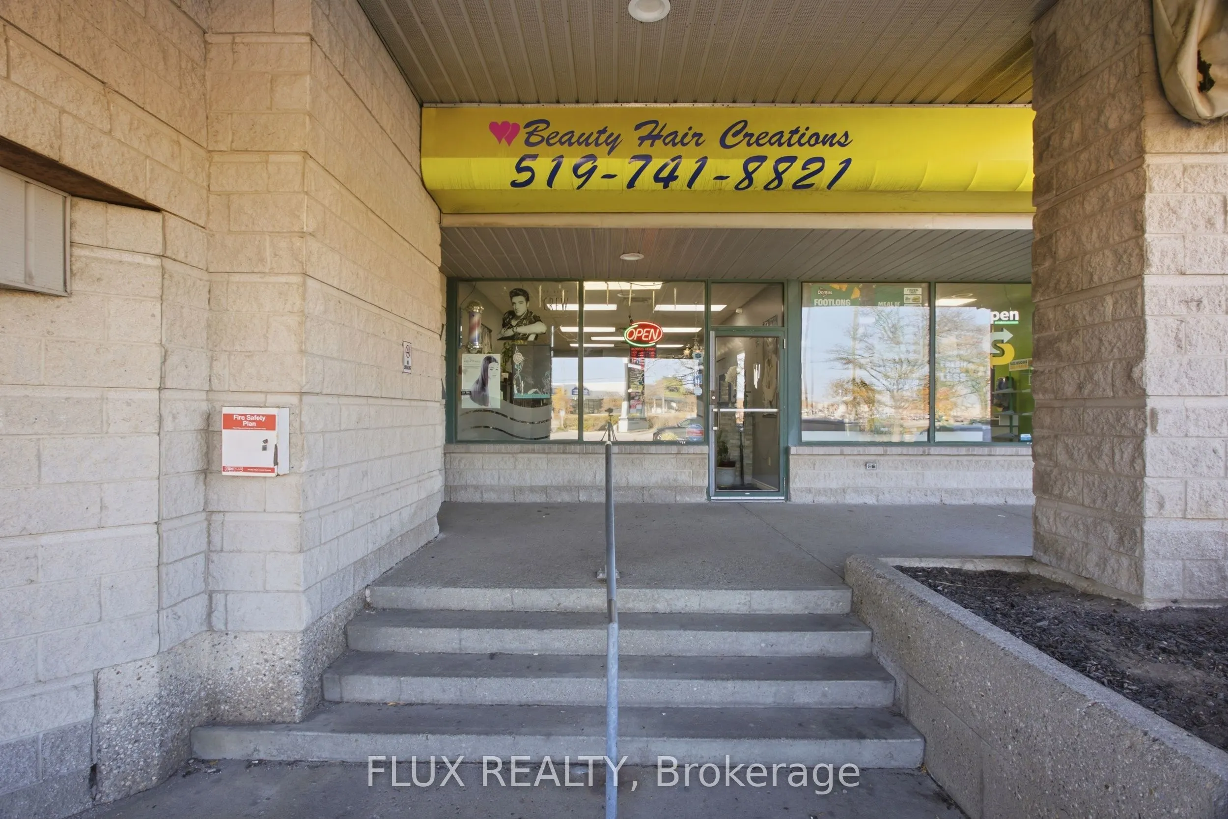 725 Ottawa Street S #106