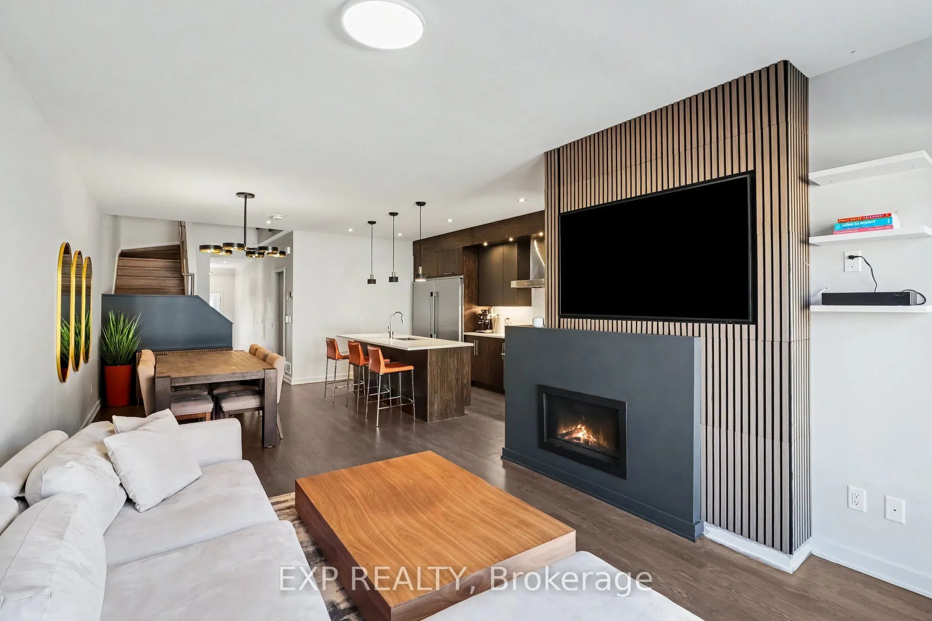 216 Pisces Terrace