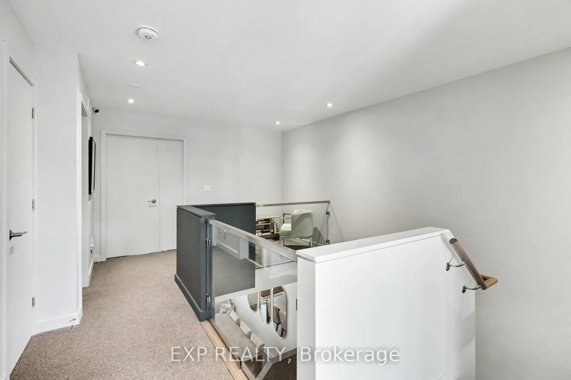 216 Pisces Terrace