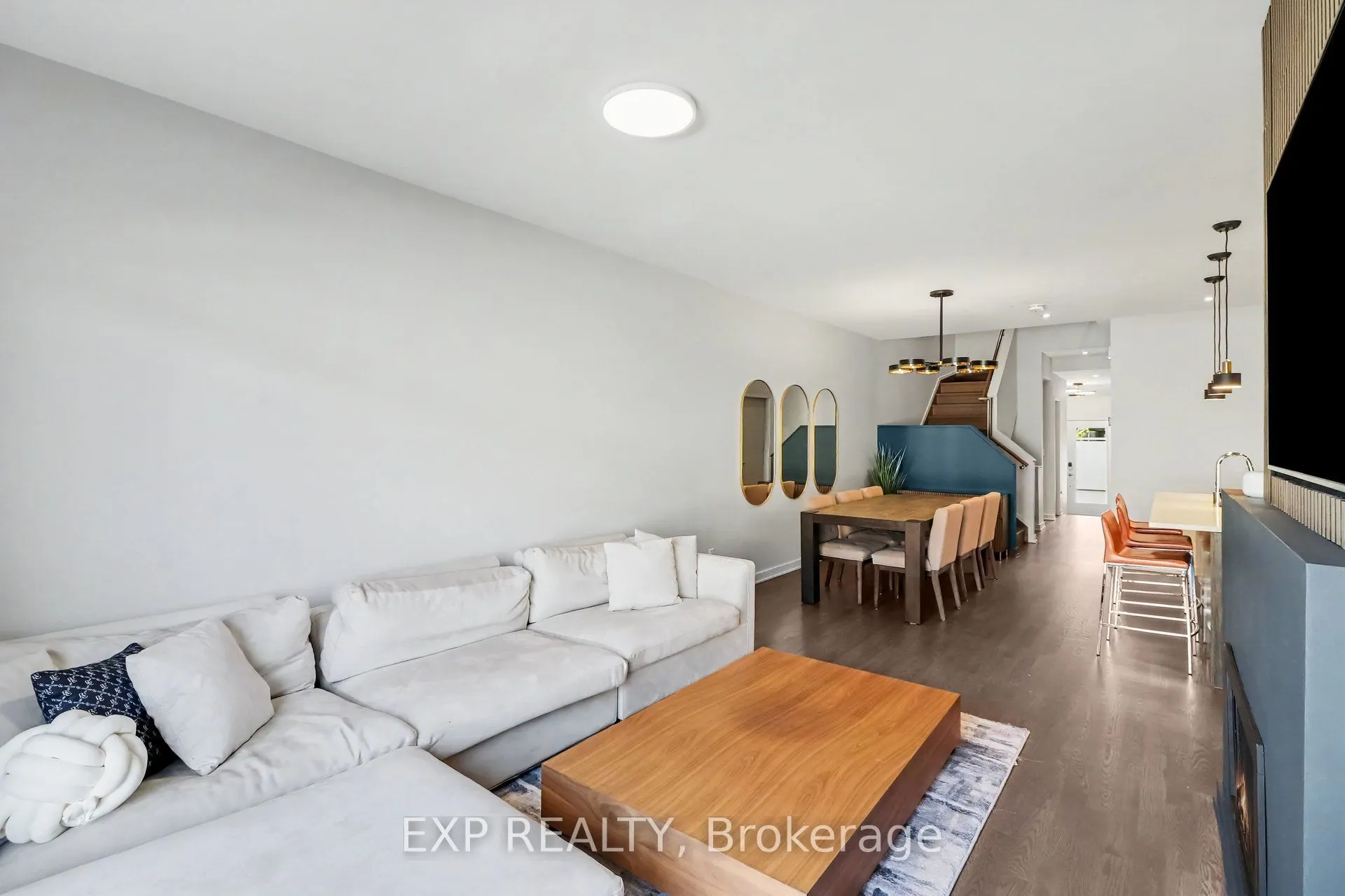 216 Pisces Terrace