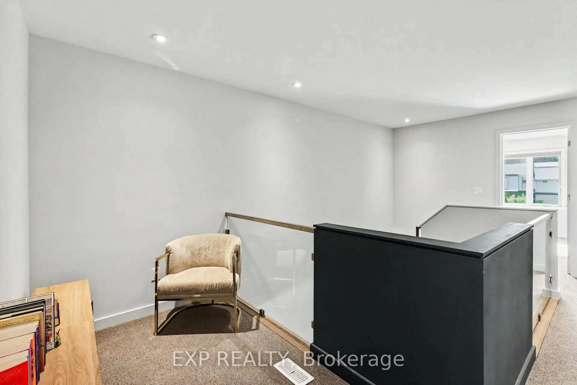 216 Pisces Terrace