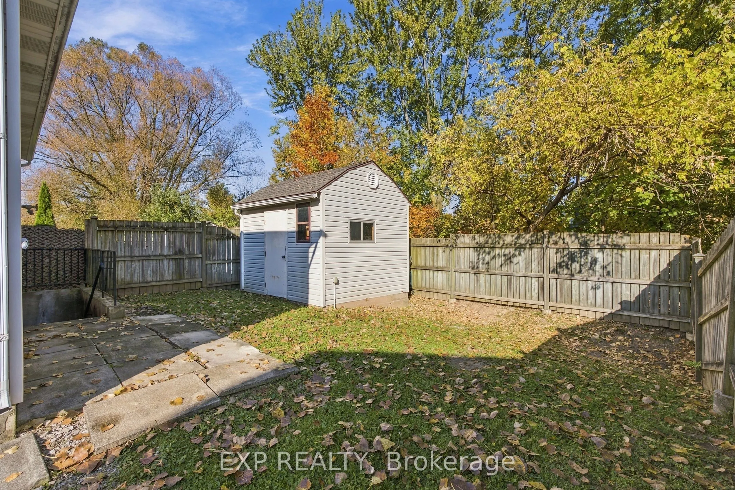 7689 Trackview Street
