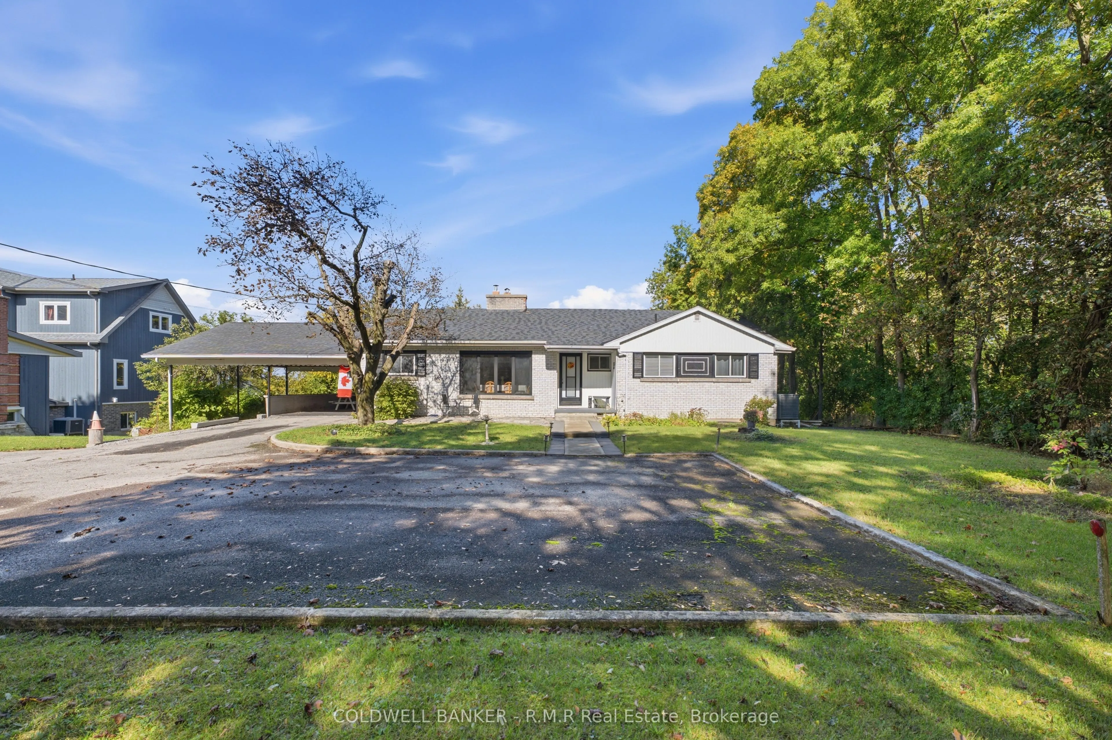 11836 Loyalist Parkway