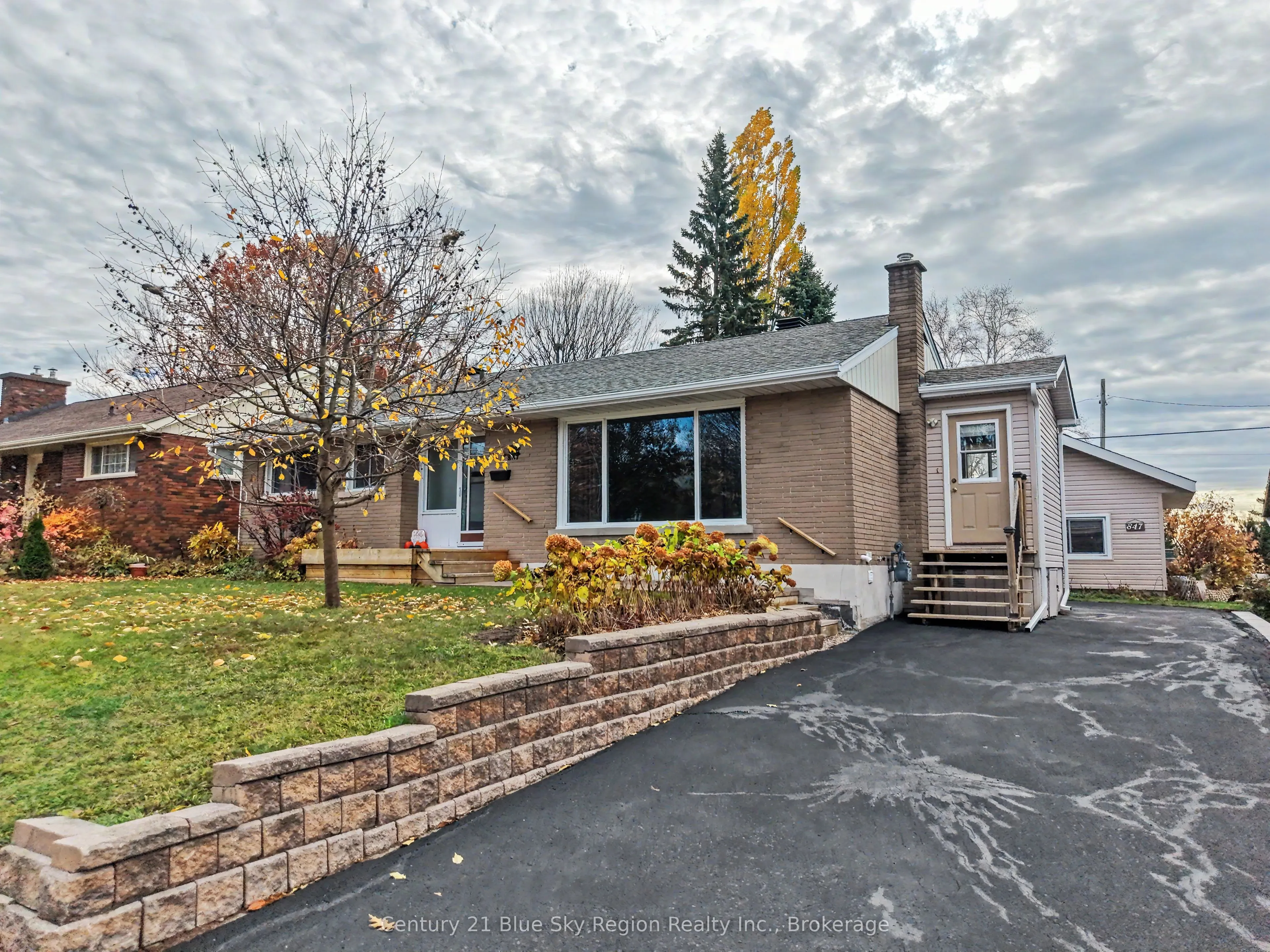 847 Vimy Street