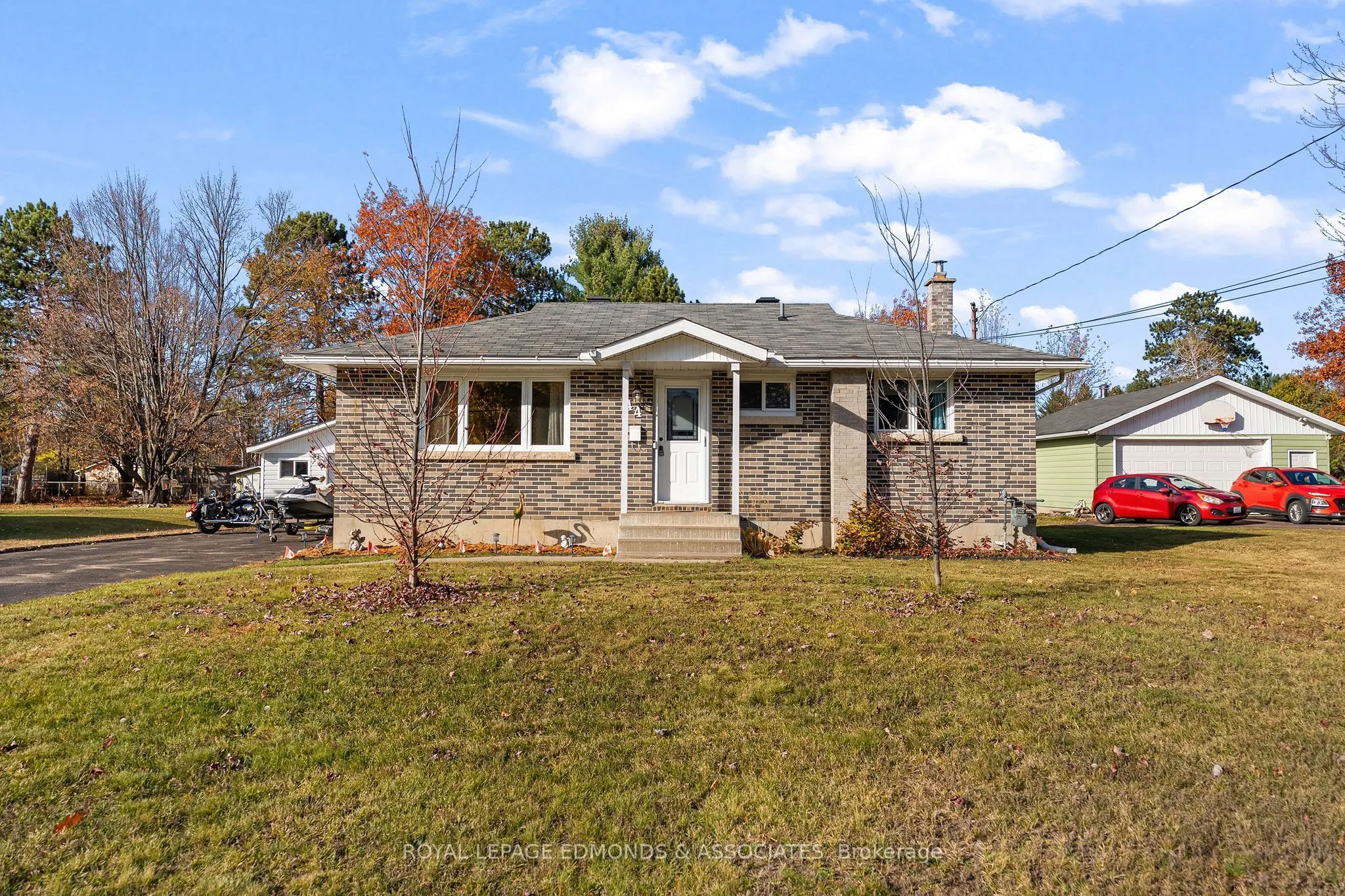 44 Sunset Crescent