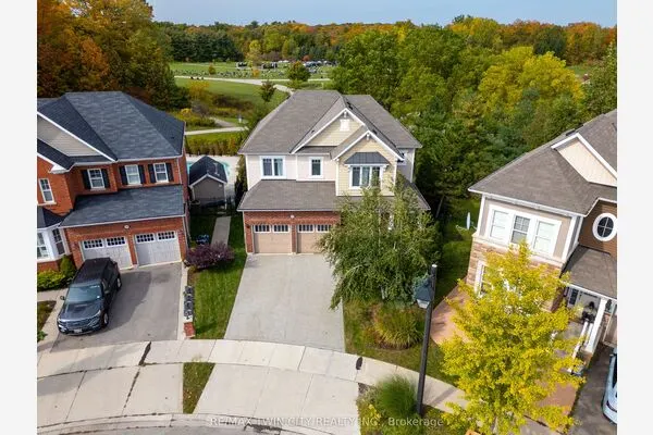 296 Falling Green Crescent
