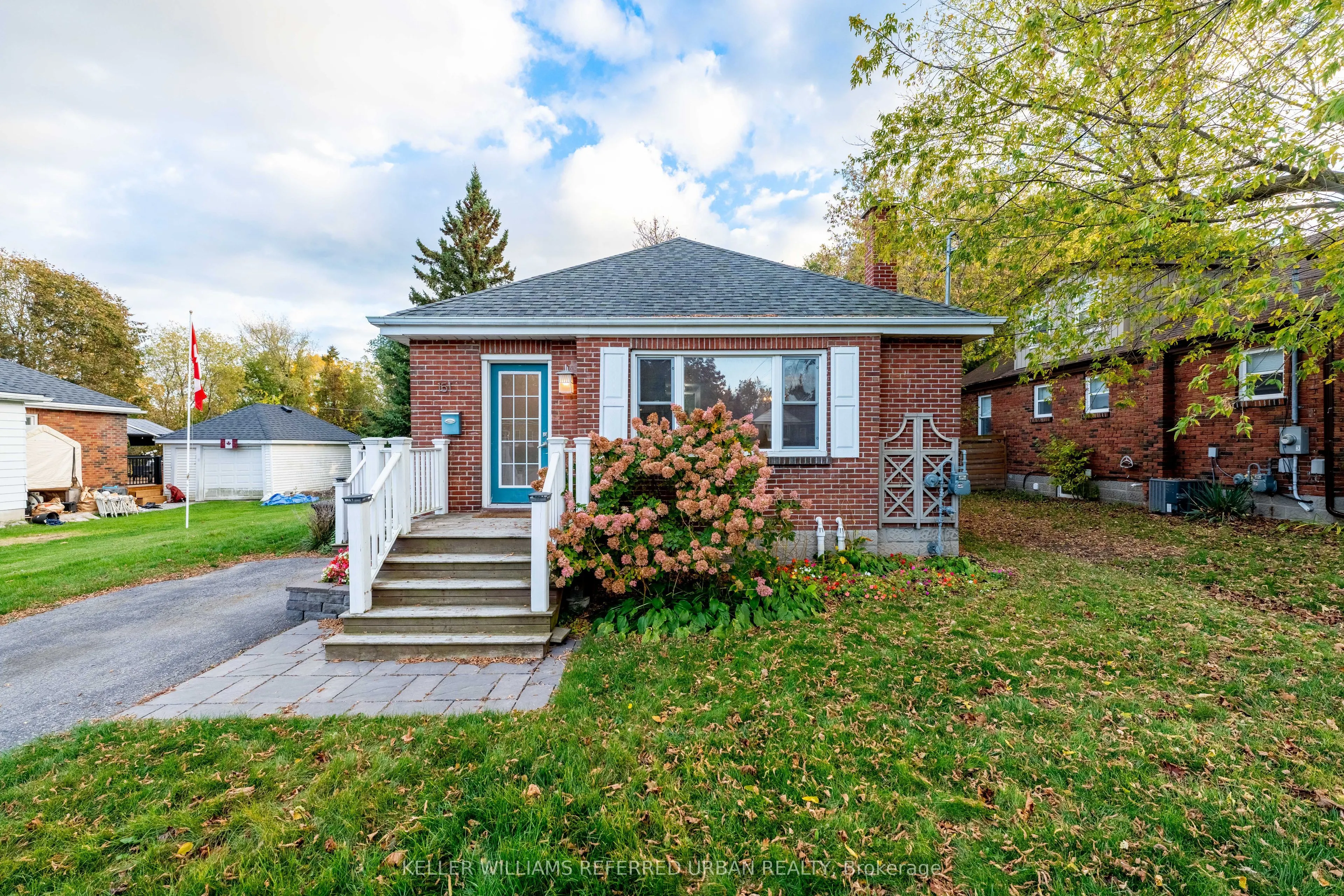151 University Avenue E